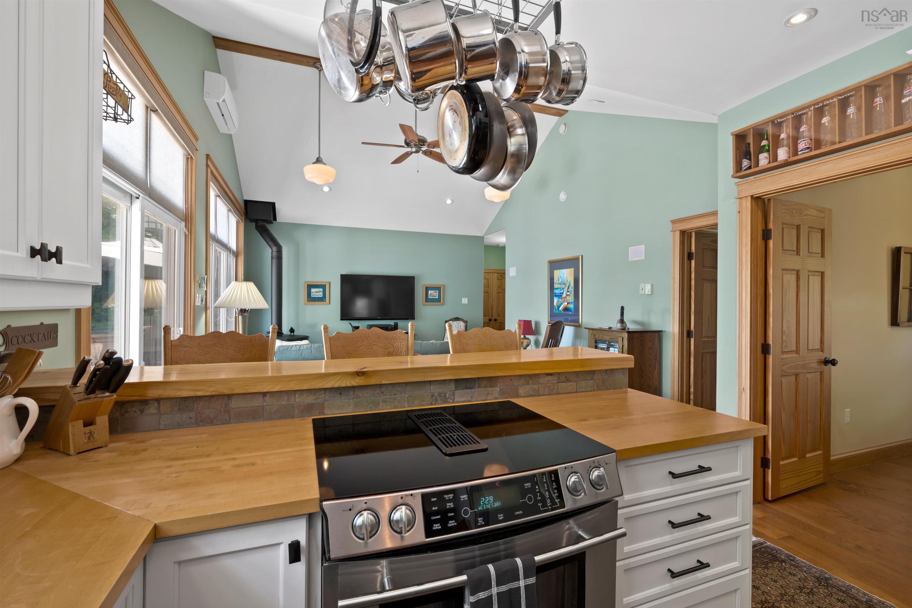 $599,900.00: 89 Petpeswick Drive, Gaetz Brook