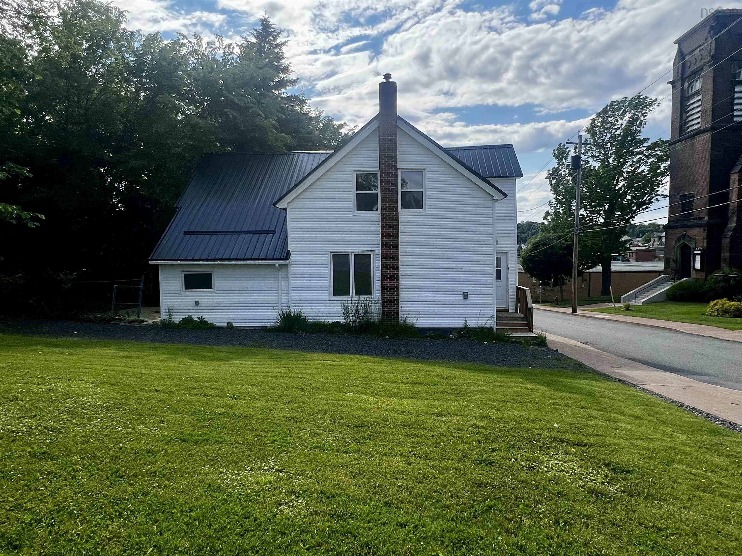 $349,900.00: 221 MacLean Street, New Glasgow