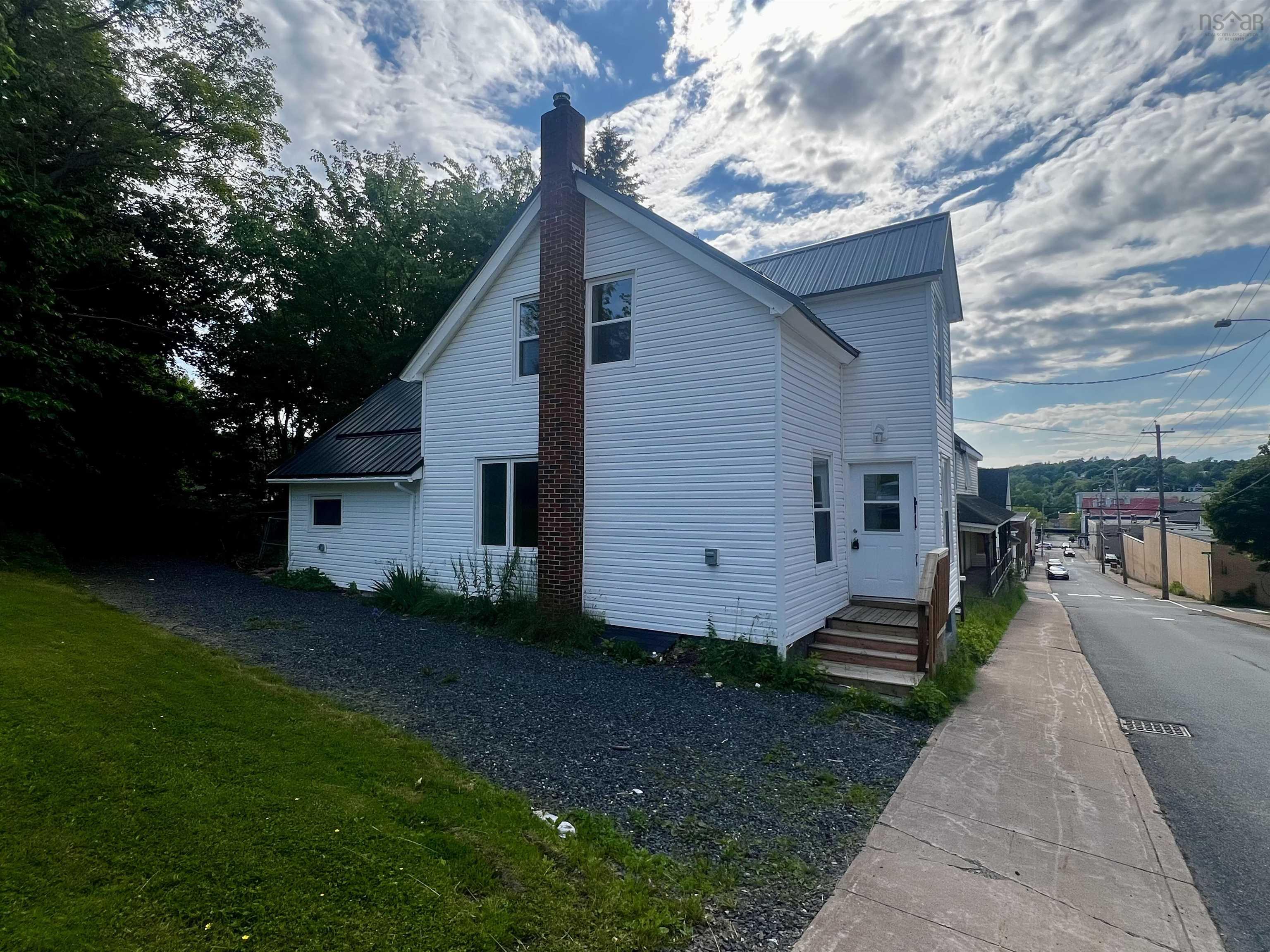 $349,900.00: 221 MacLean Street, New Glasgow