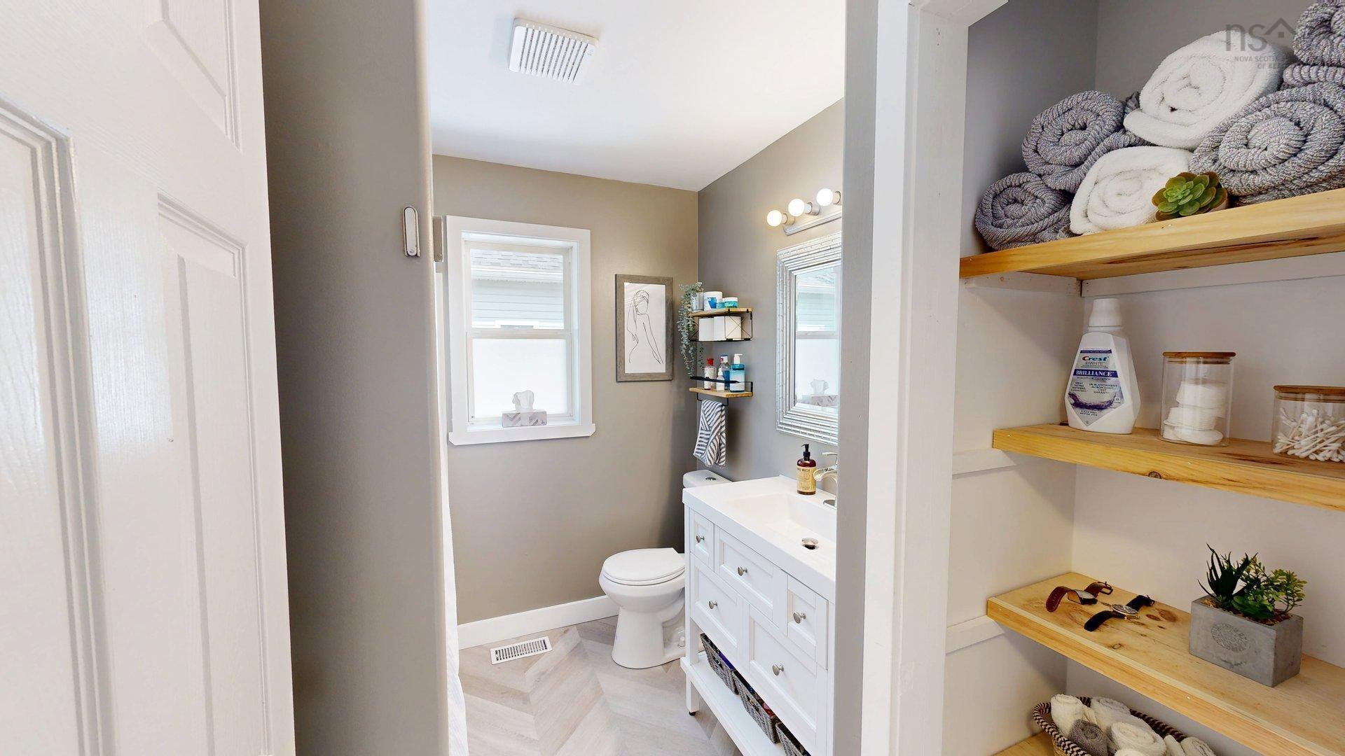 $549,900.00: 180 James Street, Timberlea