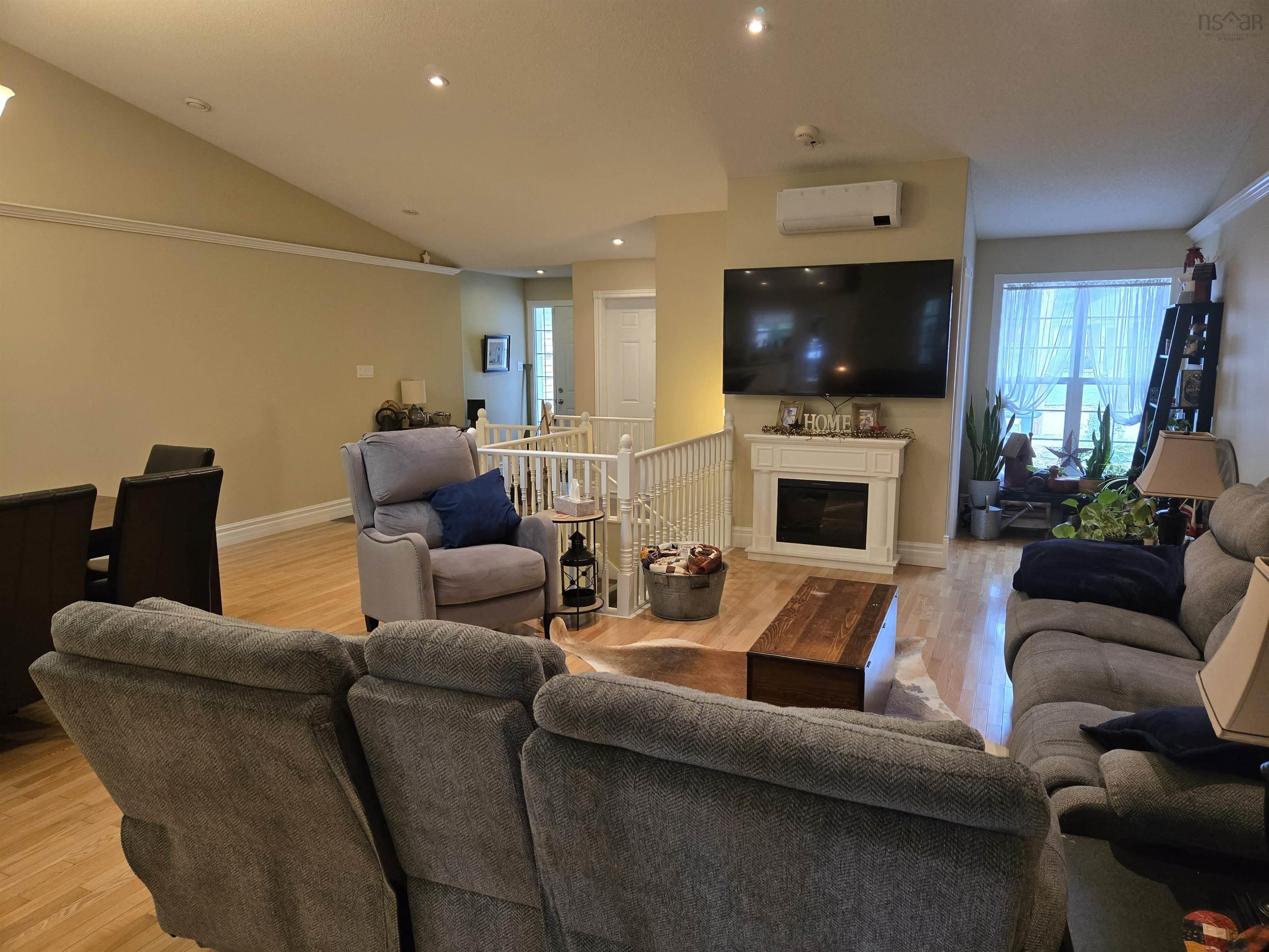 $389,900.00: 435 Glen Allan Drive, Bridgewater