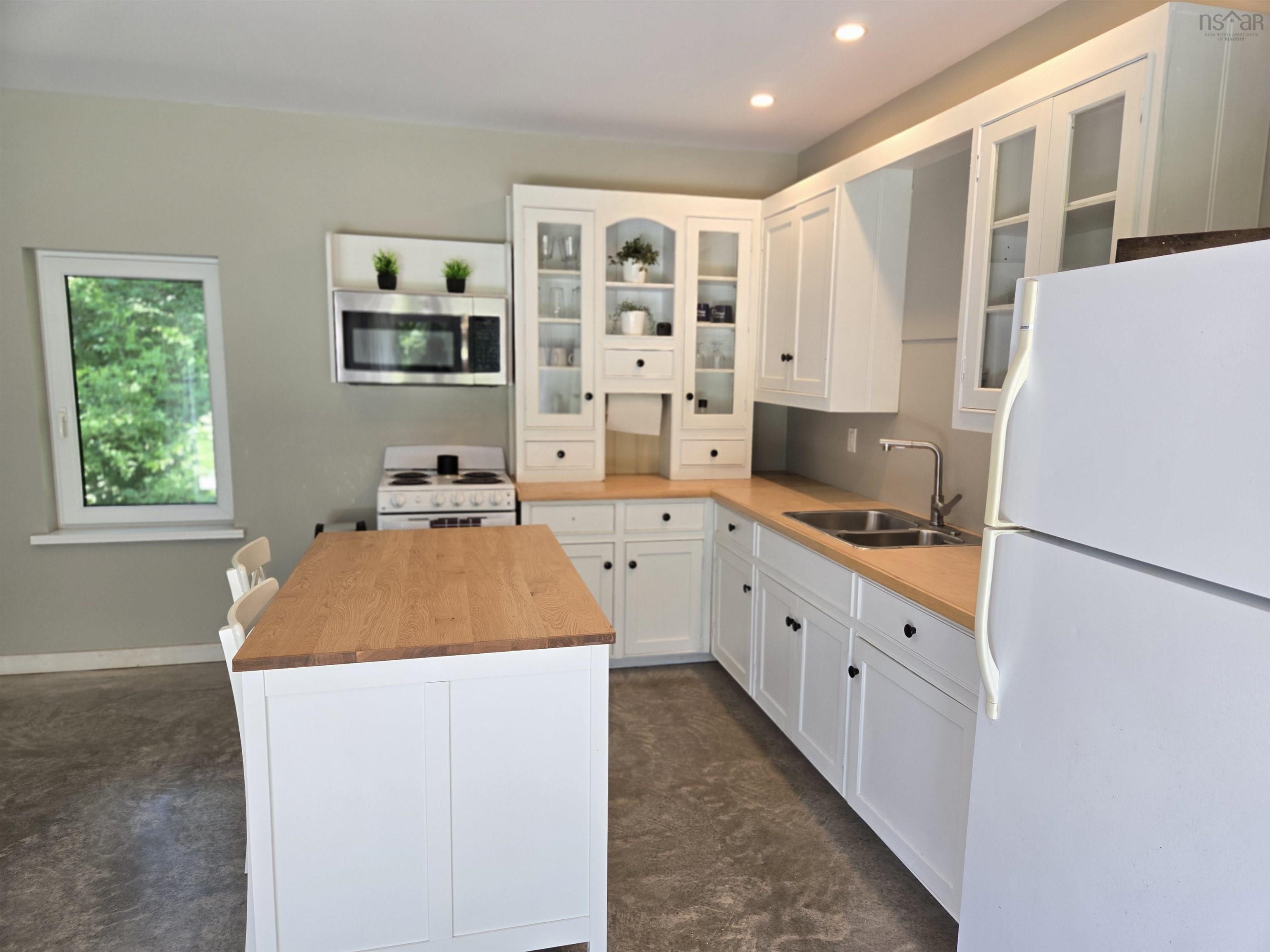$399,900.00: 6560 Highway 332, Upper Lahave