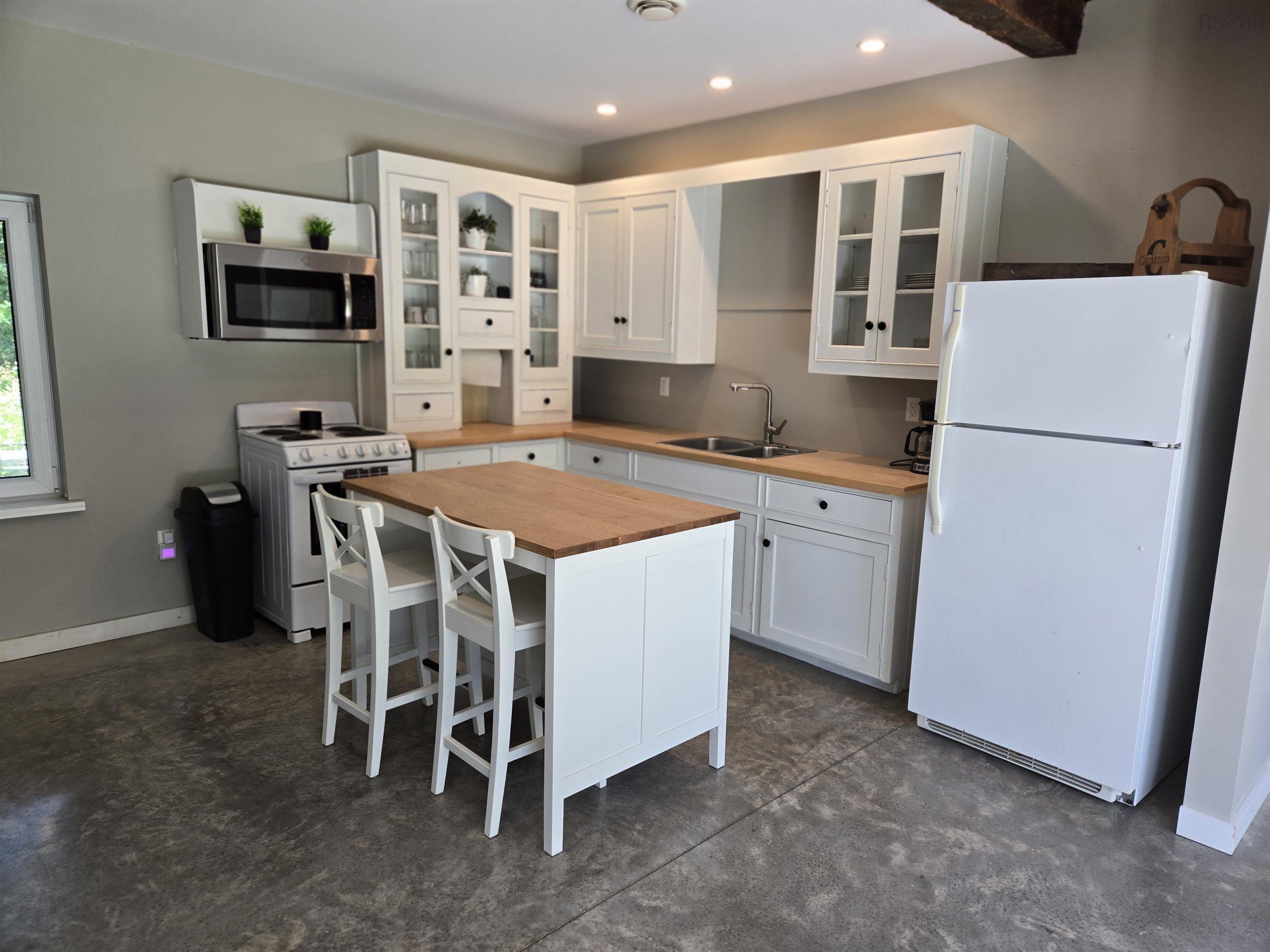 $399,900.00: 6560 Highway 332, Upper Lahave