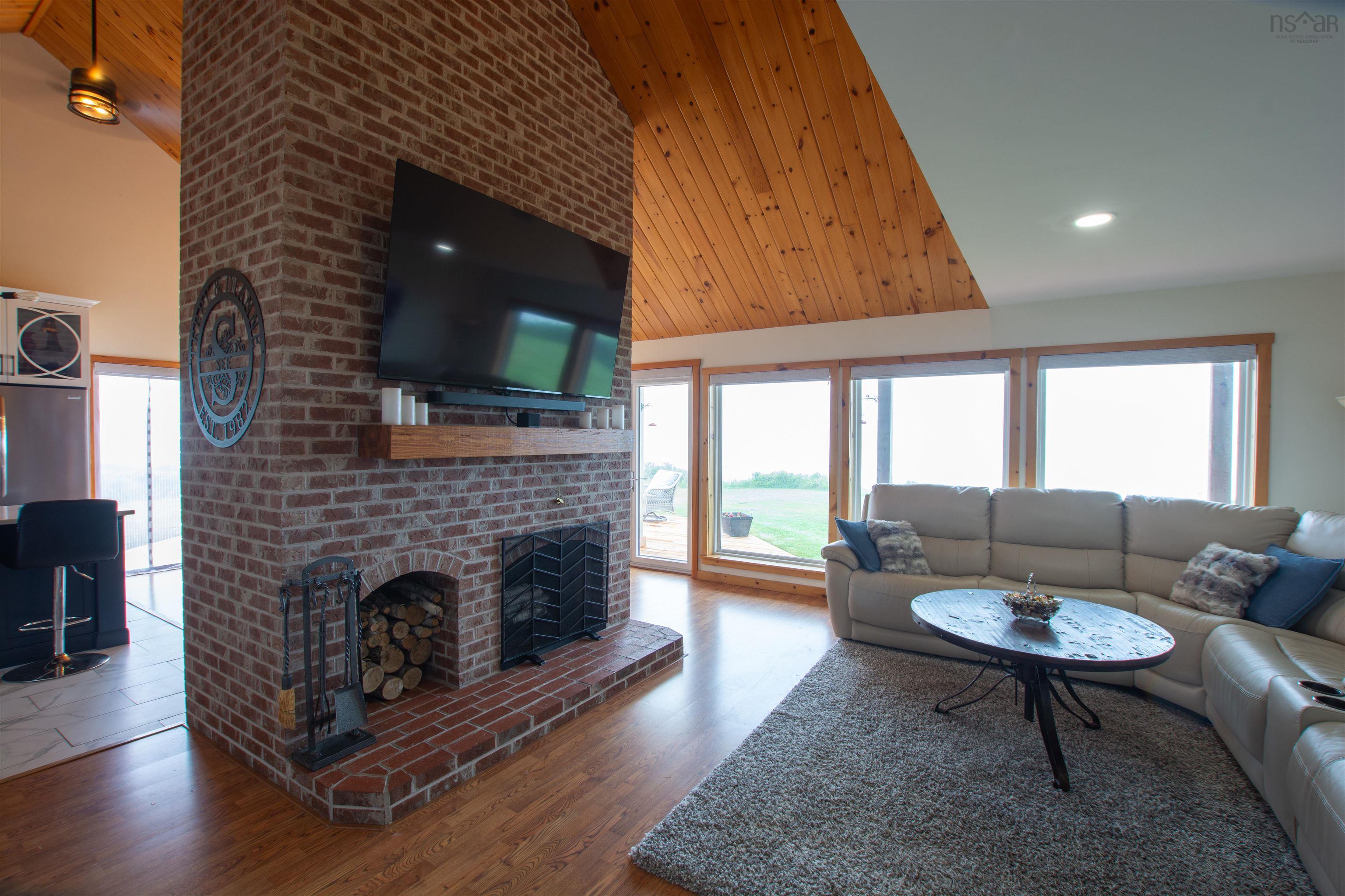 $1,079,000.00: 2435 Main Shore Road, Port Maitland