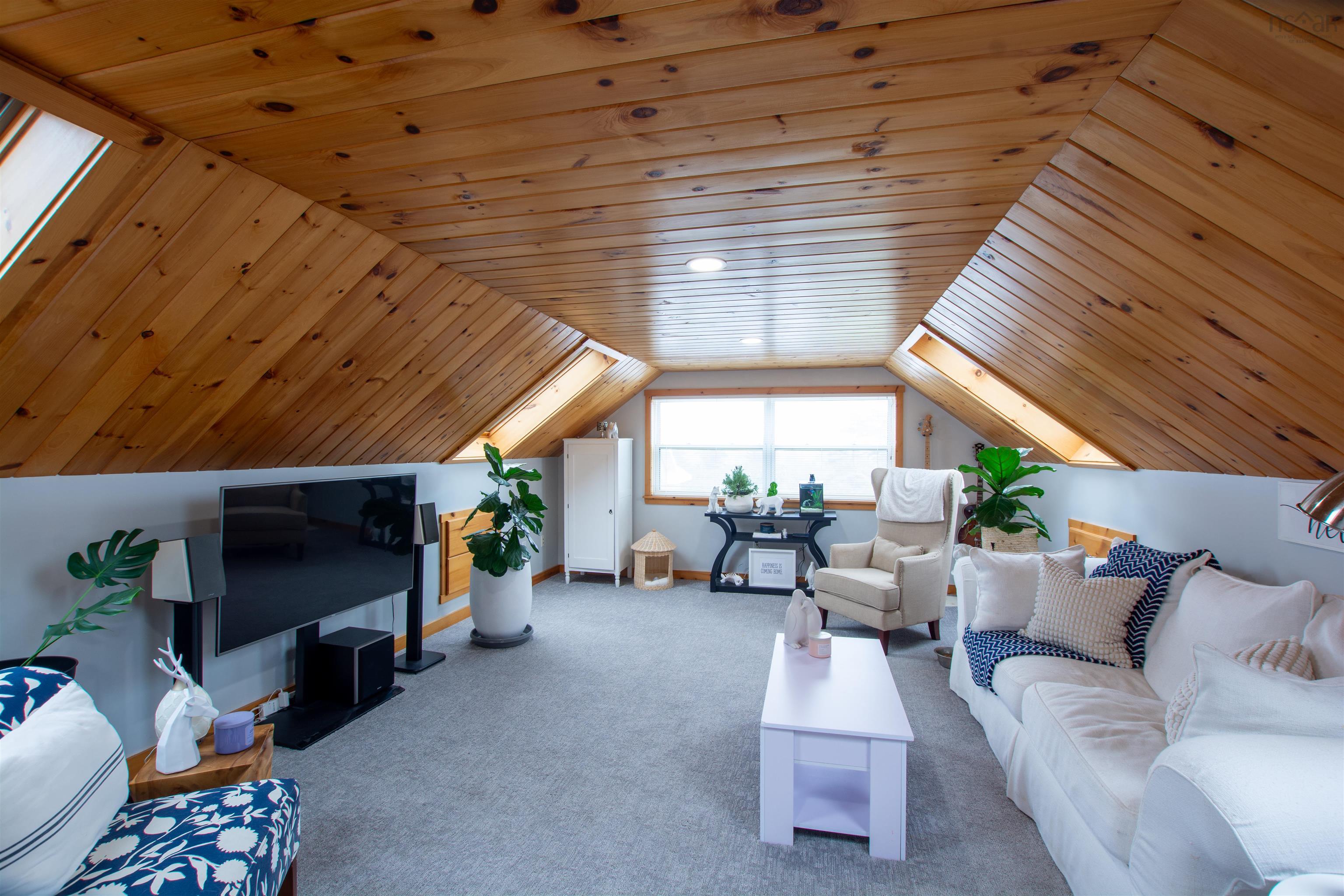 $1,079,000.00: 2435 Main Shore Road, Port Maitland