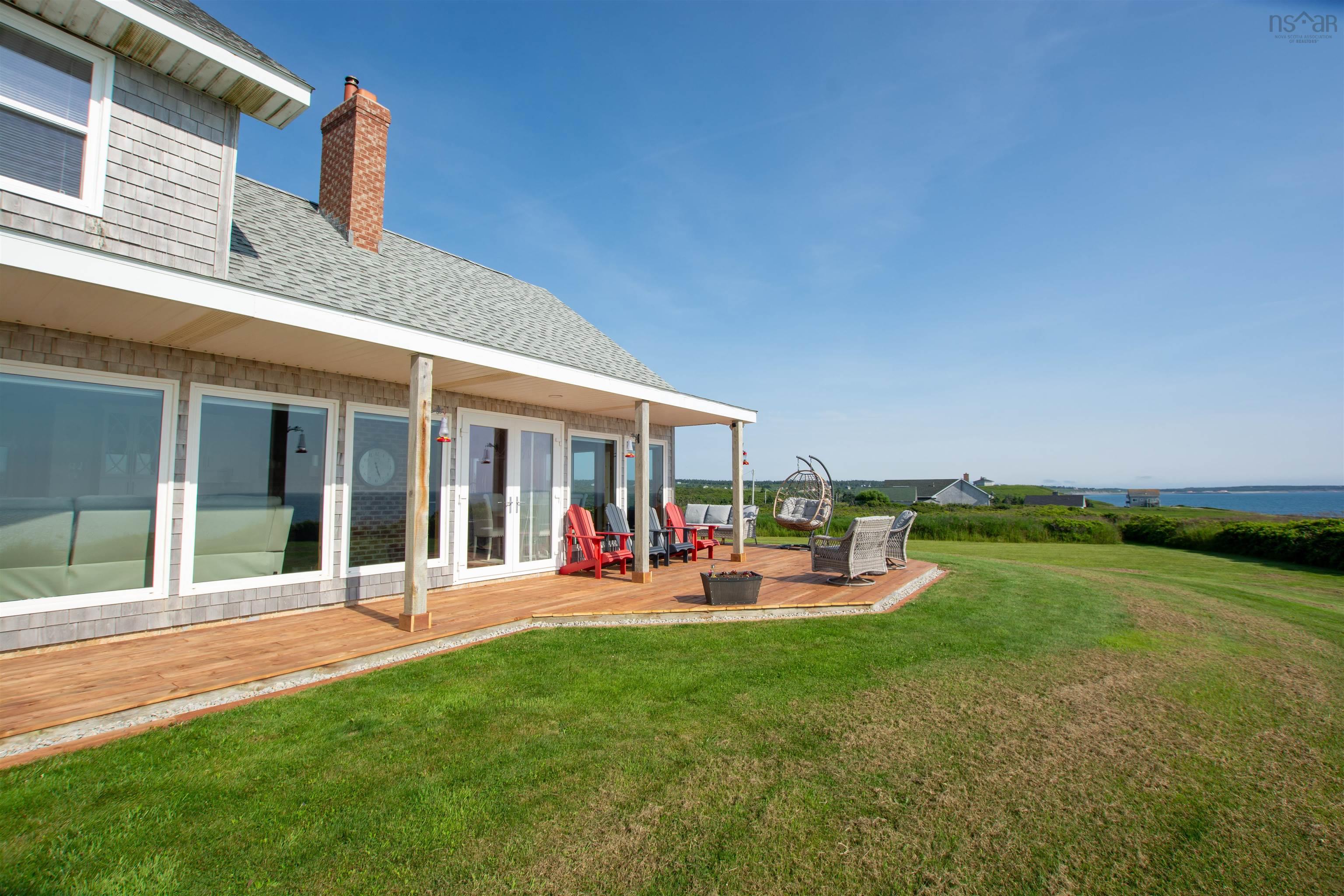 $1,079,000.00: 2435 Main Shore Road, Port Maitland