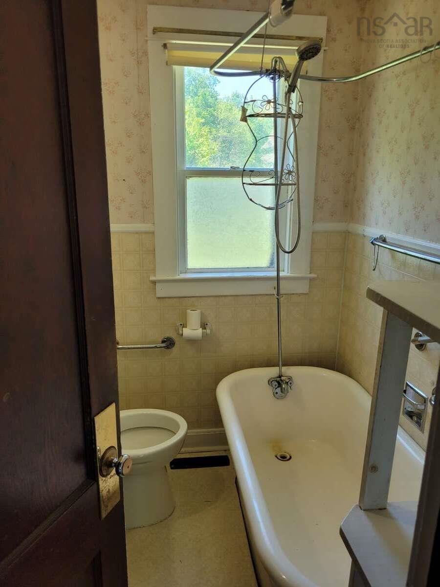 $200,000.00: 2515 Highway 1, Aylesford