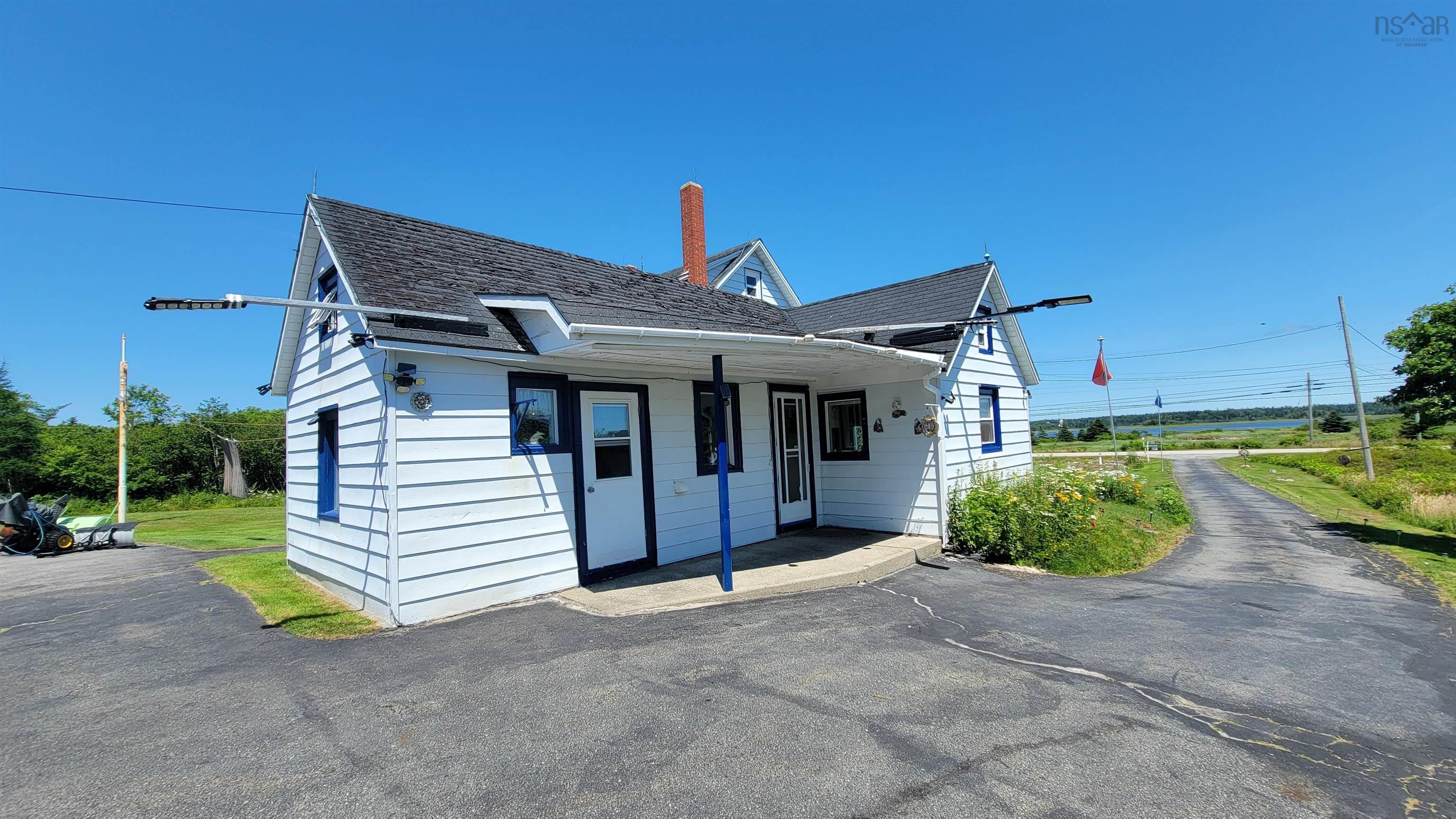 $350,000.00: 486 335 Highway, West Pubnico