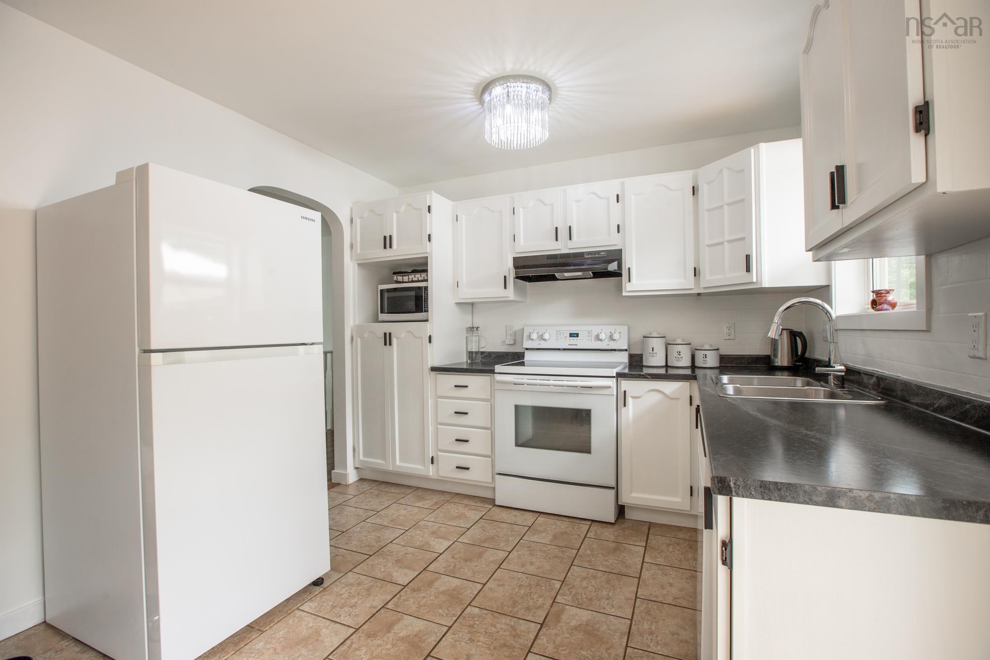 $489,900.00: 245 Springfield Lake Road, Middle Sackville