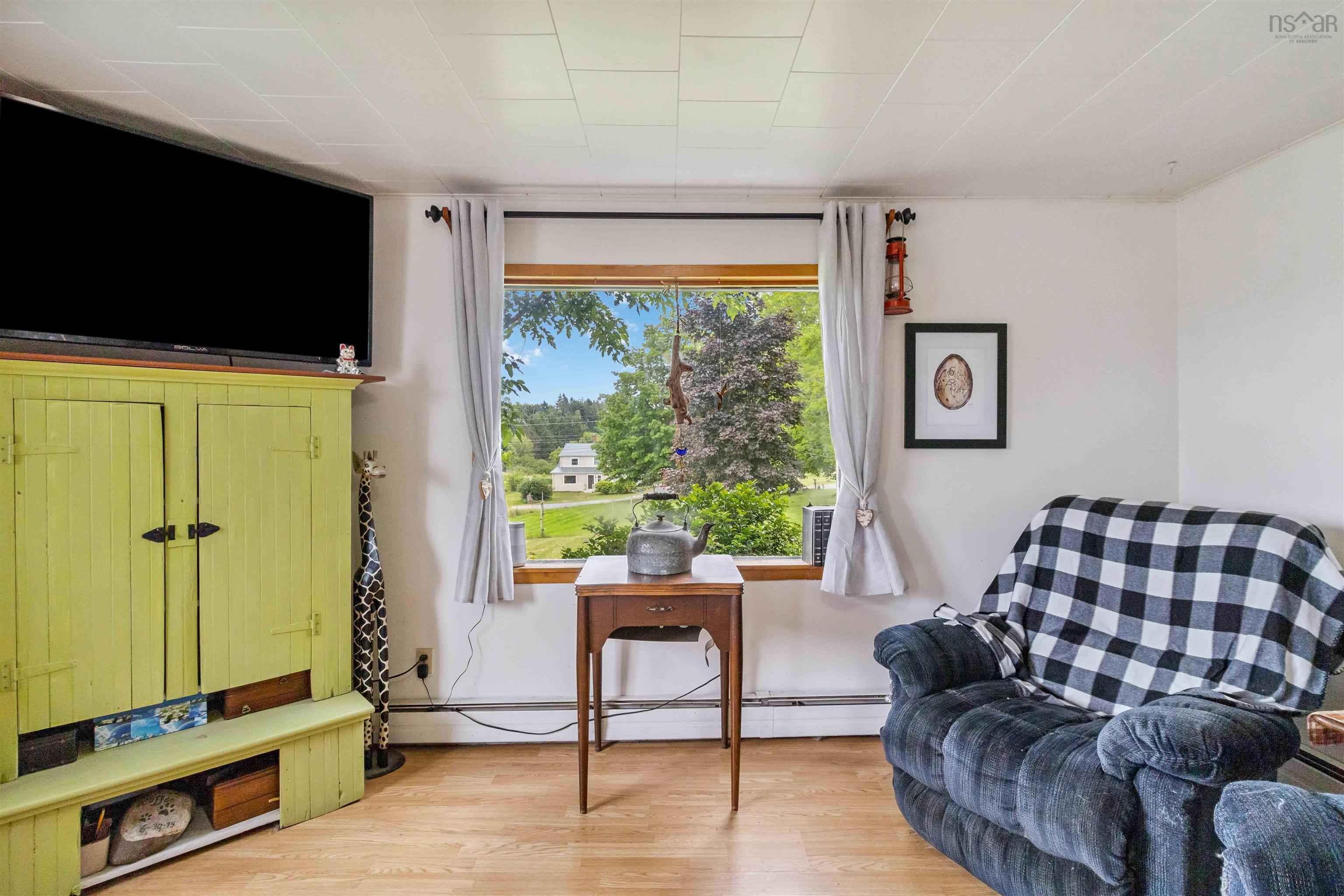 $599,900.00: 417 Penney Road, Upper Northfield