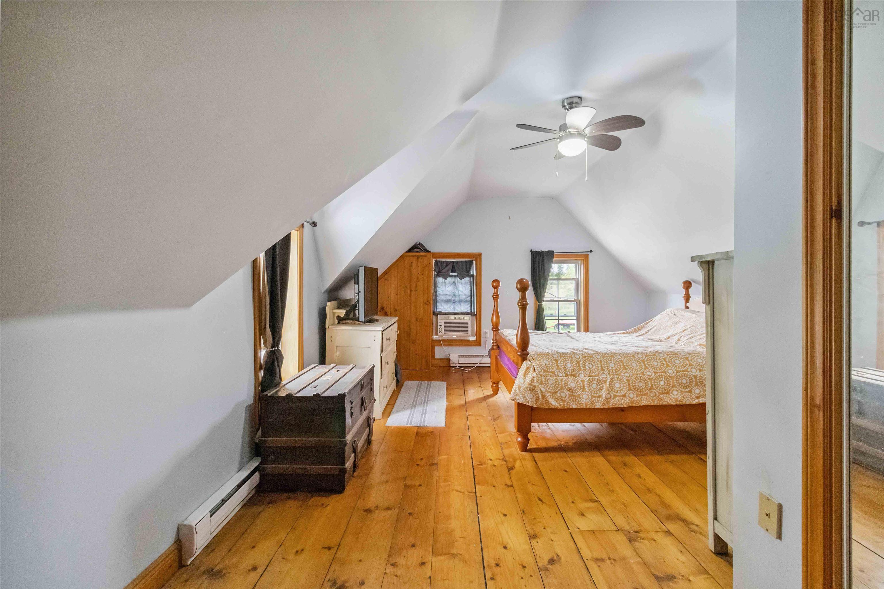 $599,900.00: 417 Penney Road, Upper Northfield