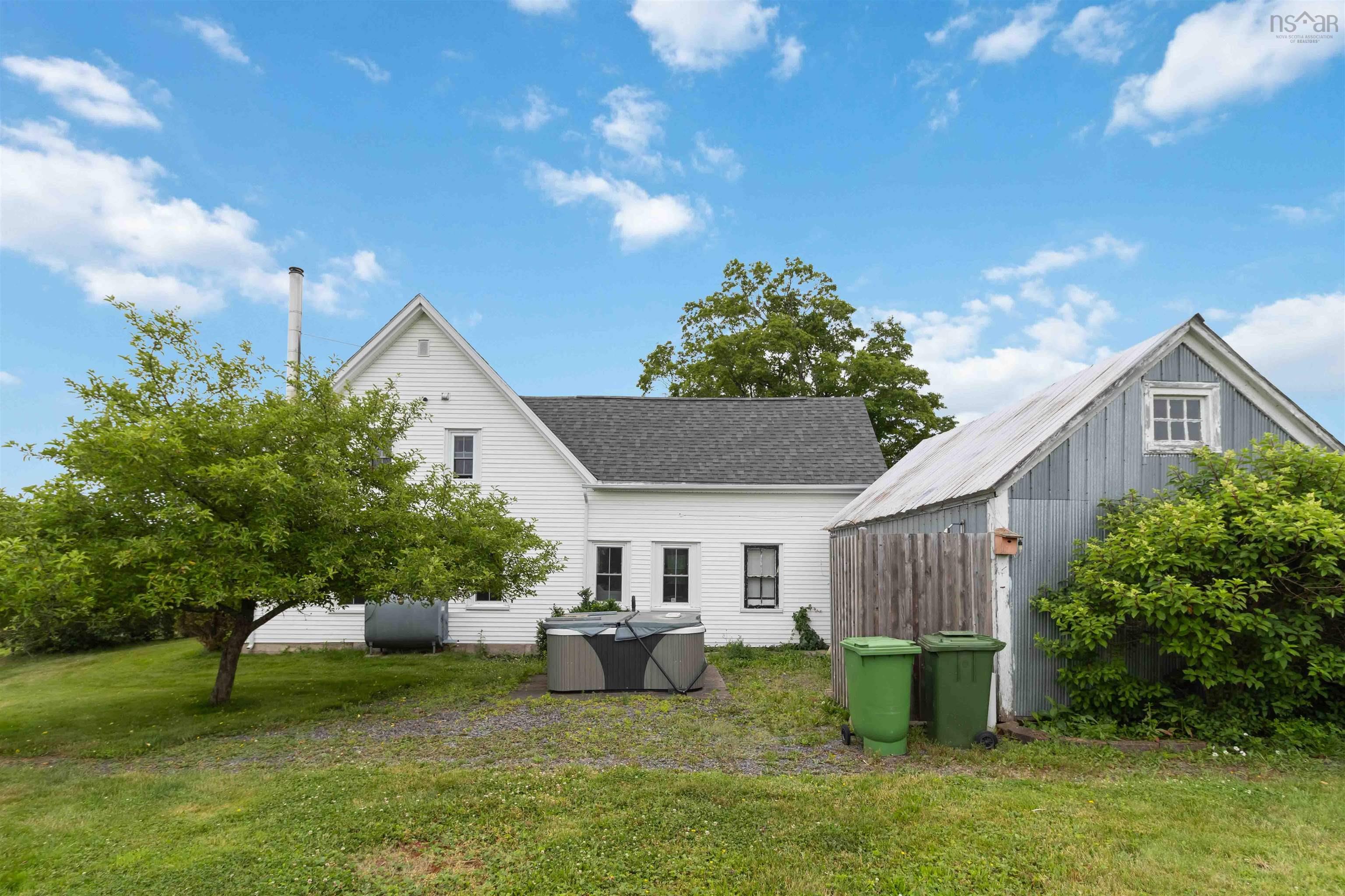 $599,900.00: 417 Penney Road, Upper Northfield