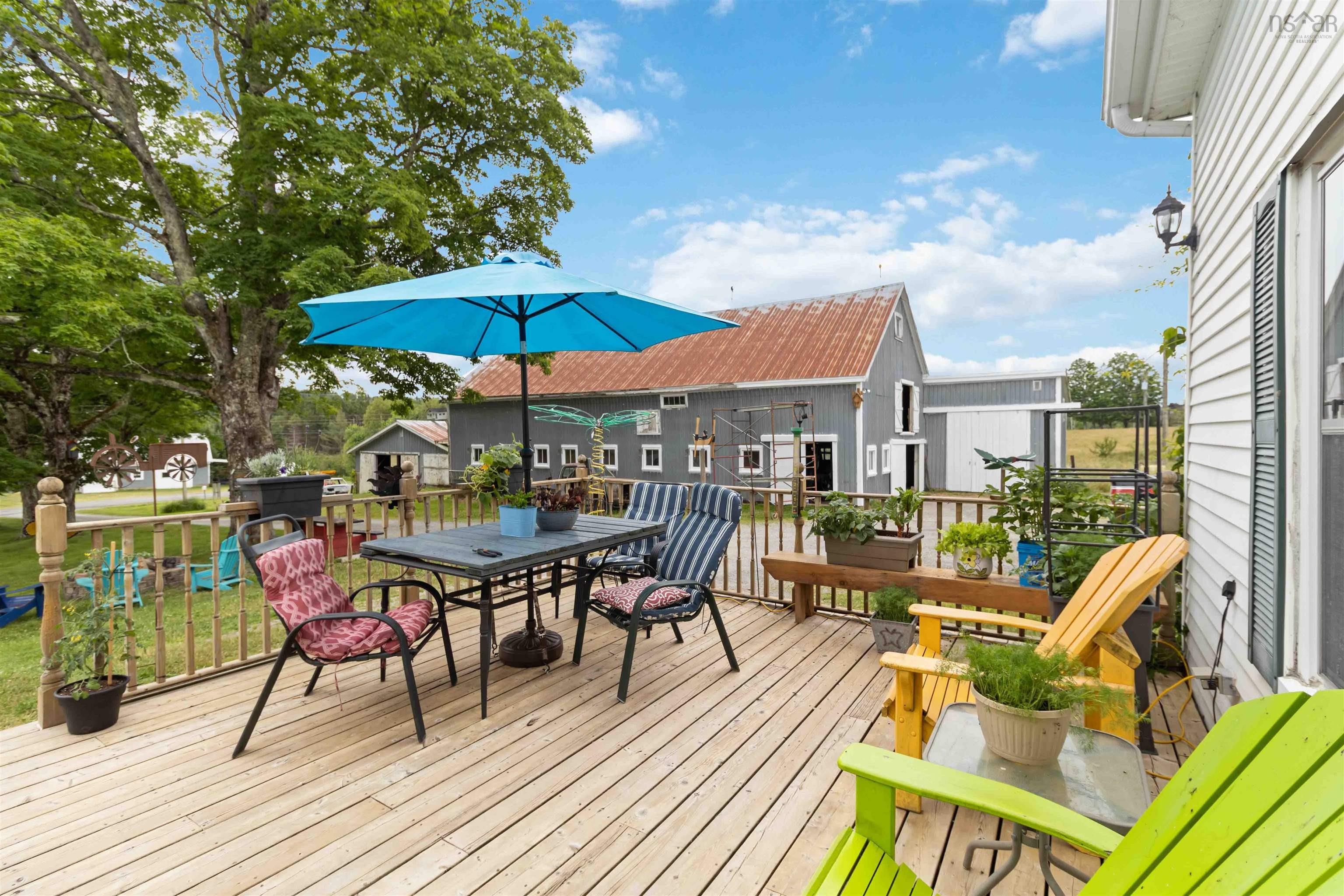 $599,900.00: 417 Penney Road, Upper Northfield