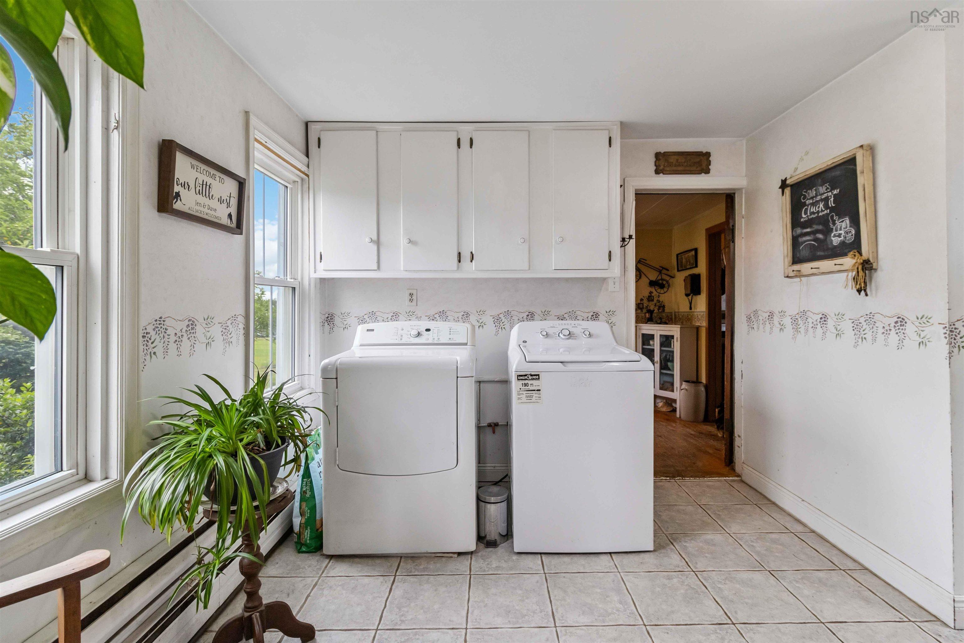 $639,900.00: 417 Penney Road, Upper Northfield