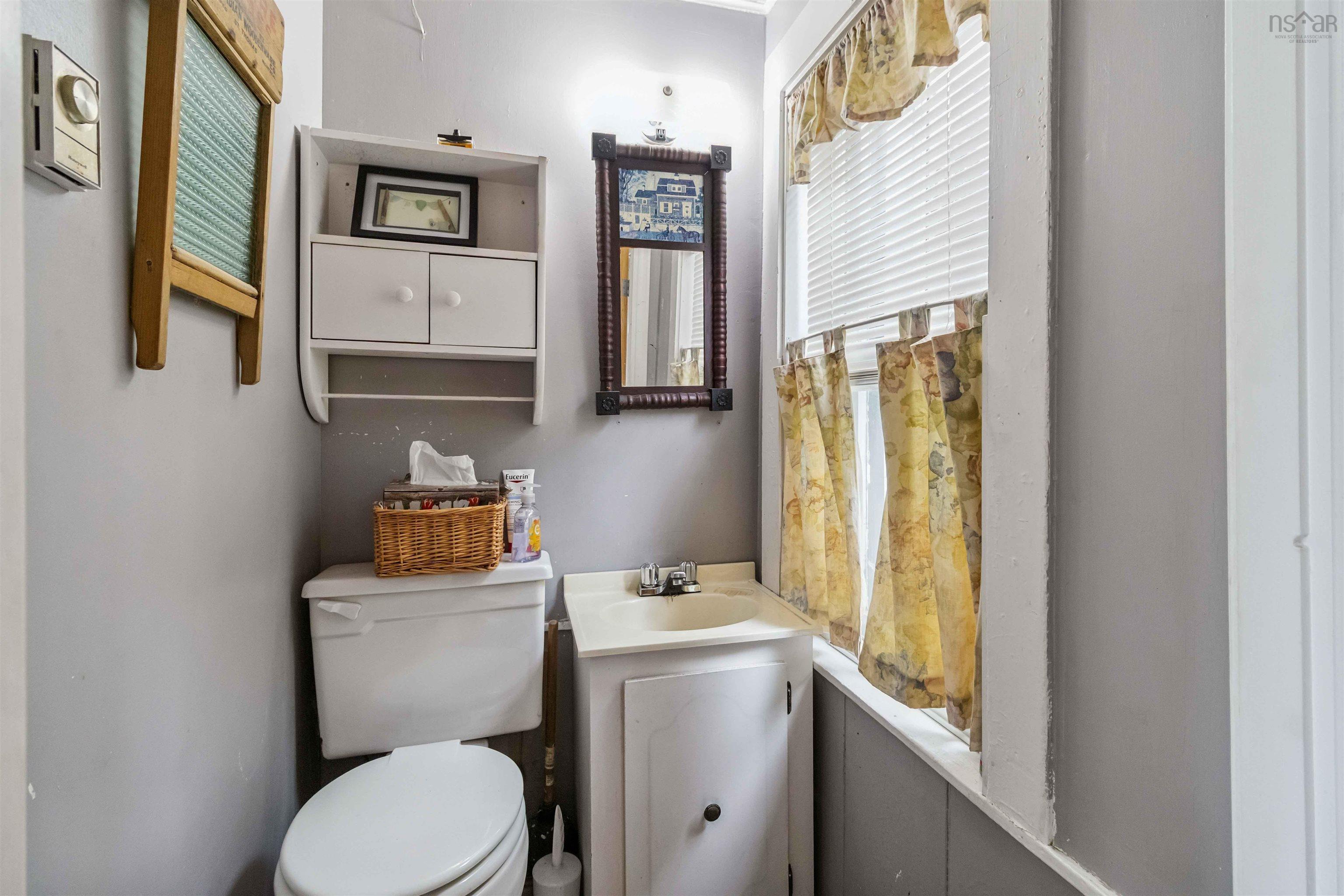 $639,900.00: 417 Penney Road, Upper Northfield