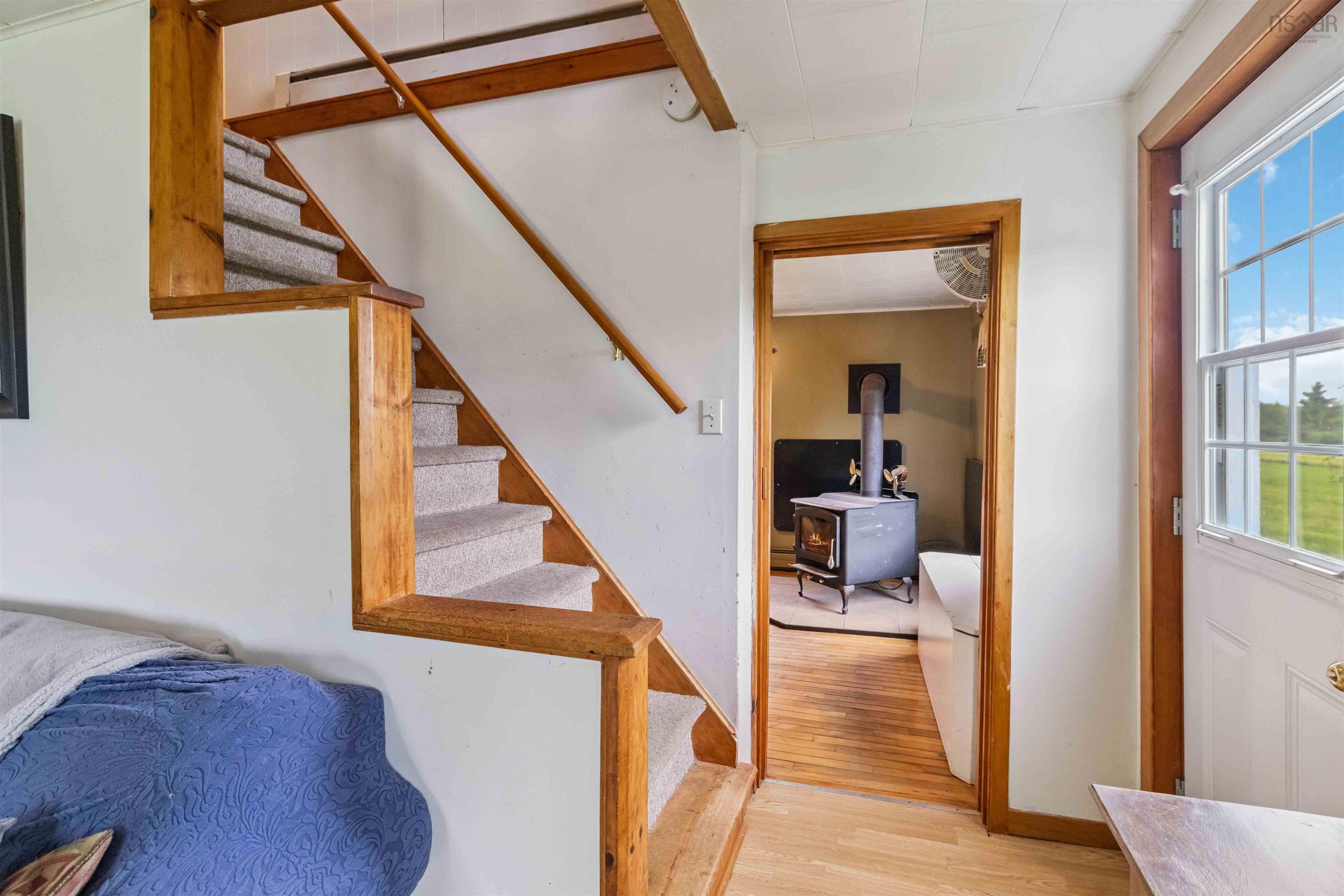 $639,900.00: 417 Penney Road, Upper Northfield