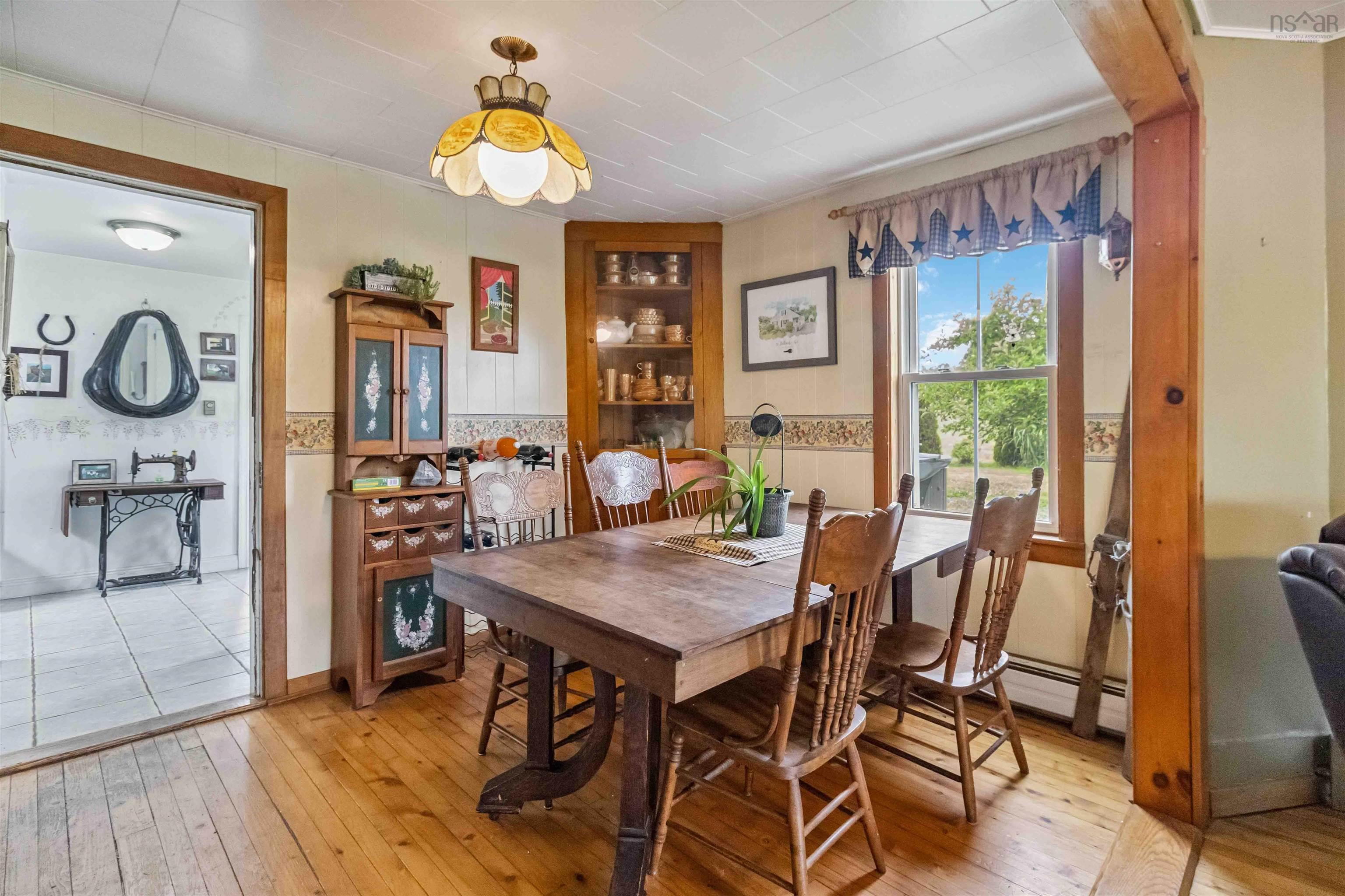 $639,900.00: 417 Penney Road, Upper Northfield