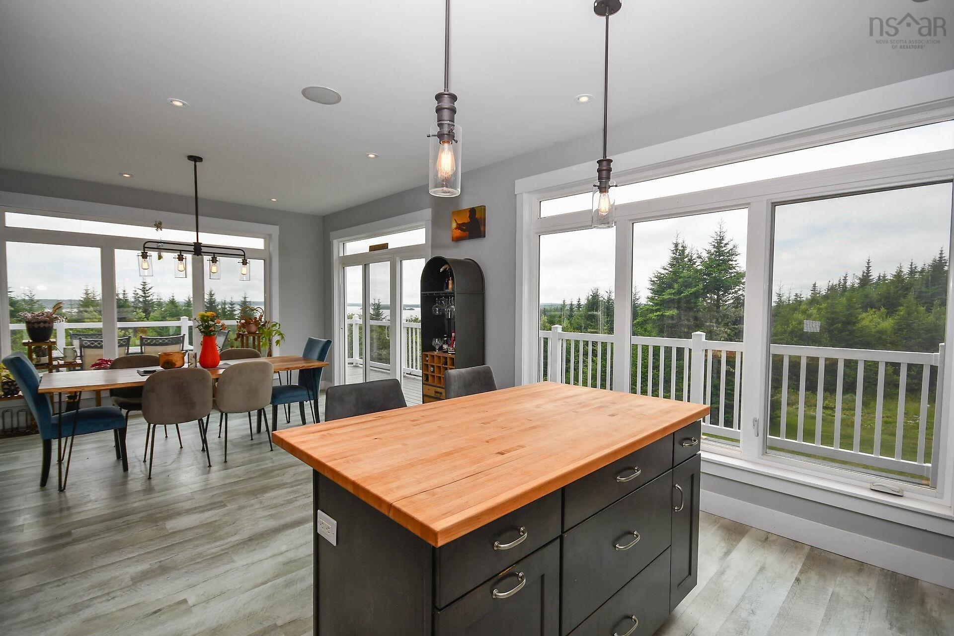 $599,500.00: 54 Old Trunk Road, Oyster Pond