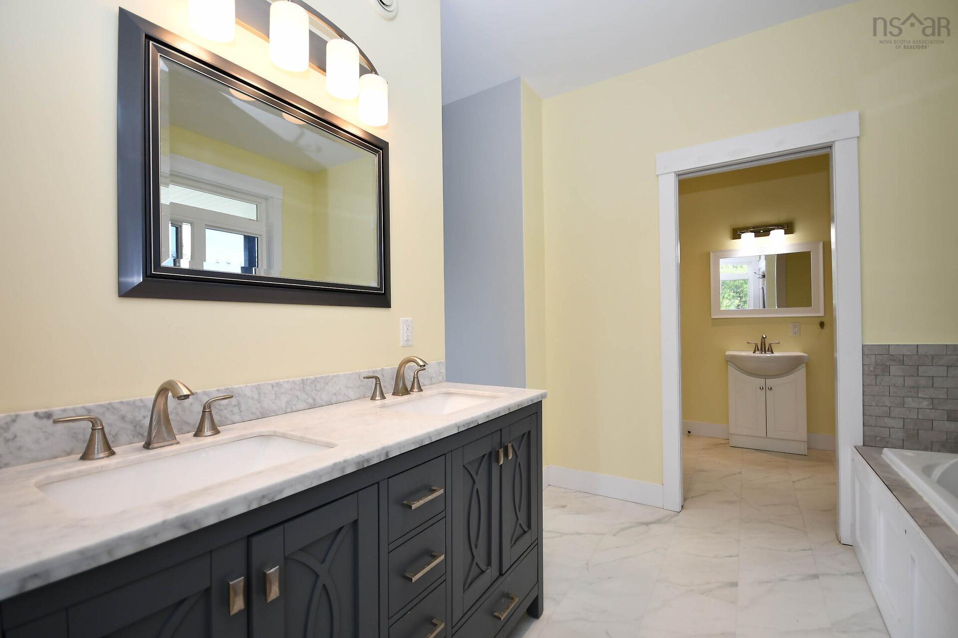 $599,500.00: 54 Old Trunk Road, Oyster Pond