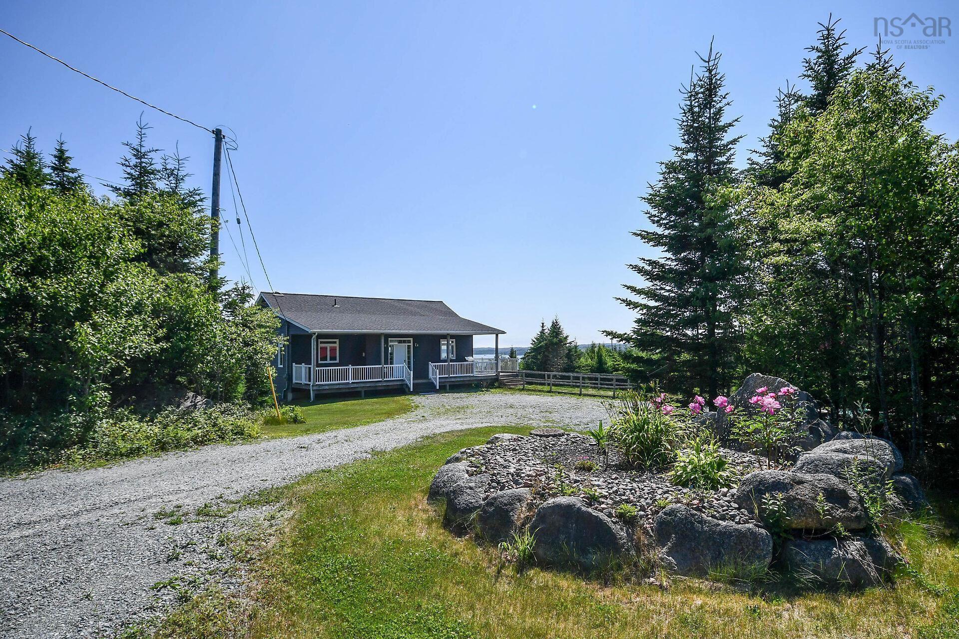 $599,500.00: 54 Old Trunk Road, Oyster Pond