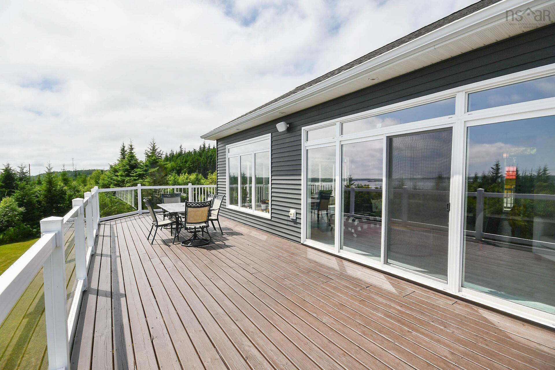 $599,500.00: 54 Old Trunk Road, Oyster Pond