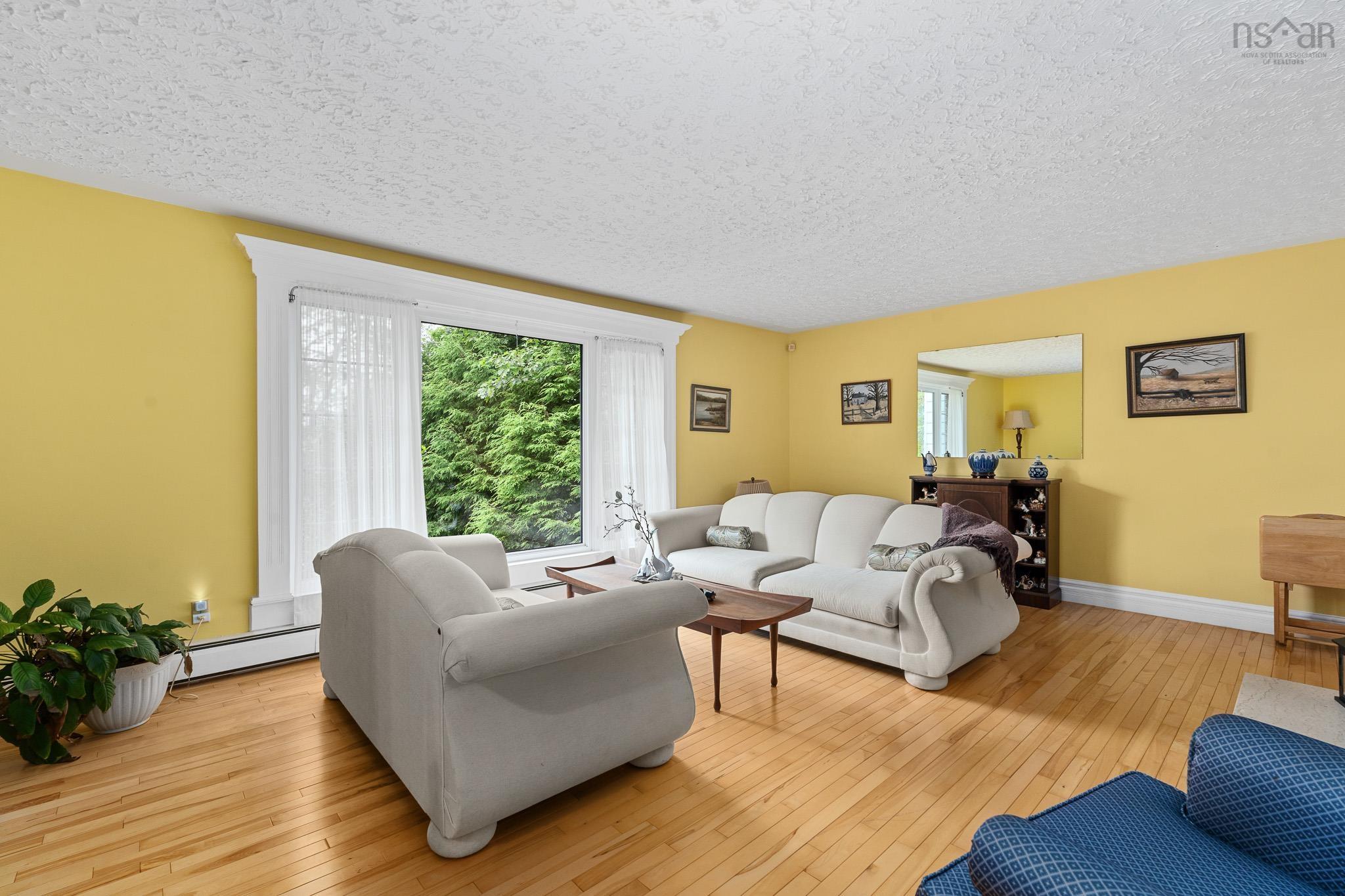 $599,900.00: 576 Lakeview Avenue, Middle Sackville