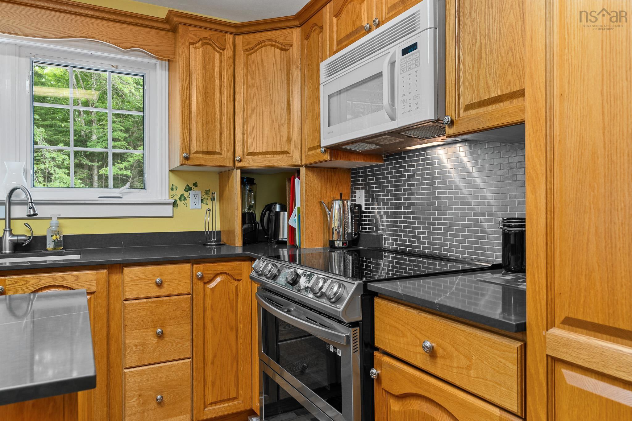 $599,900.00: 576 Lakeview Avenue, Middle Sackville