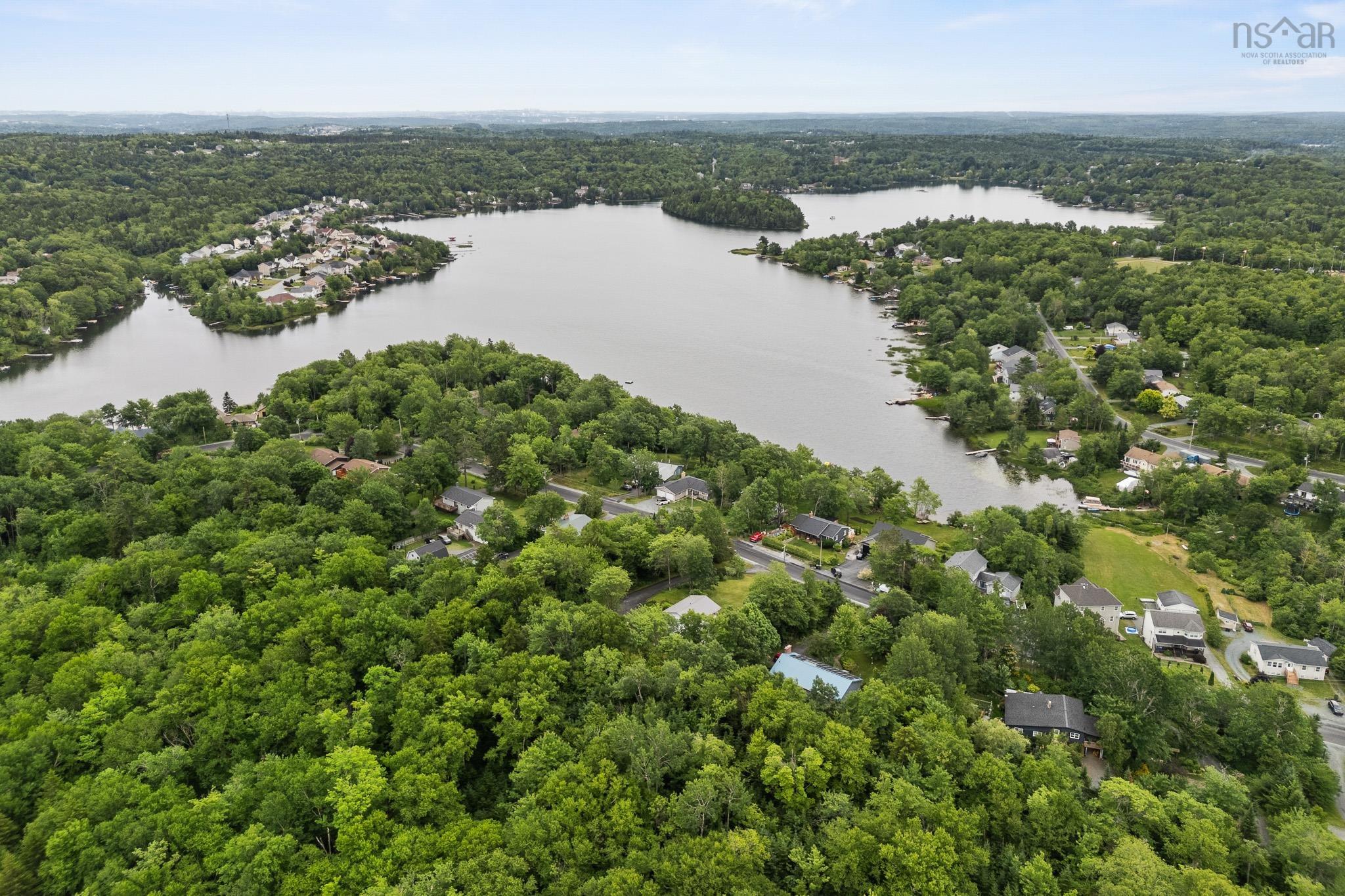 $599,900.00: 576 Lakeview Avenue, Middle Sackville