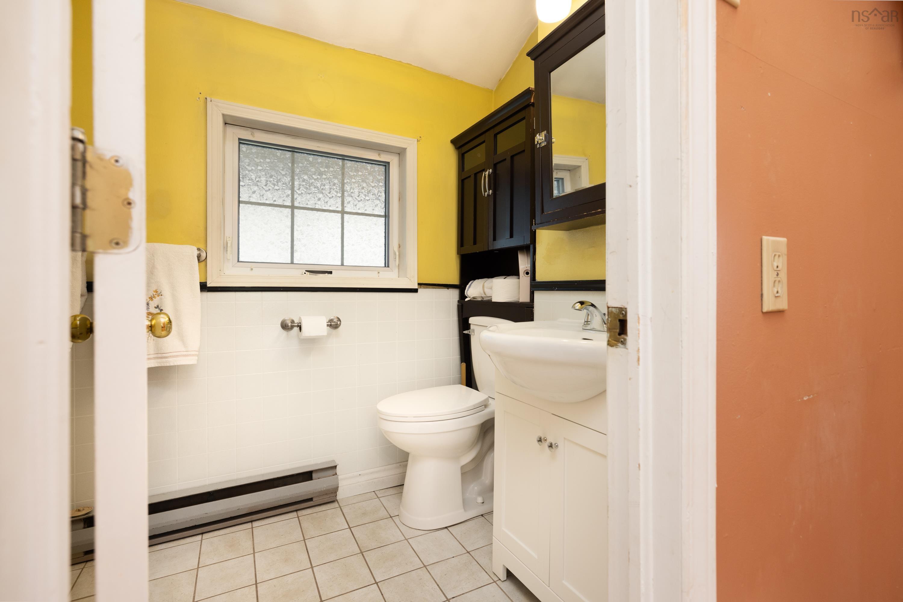 $459,900.00: 130 Whisper Ridge, Porters Lake