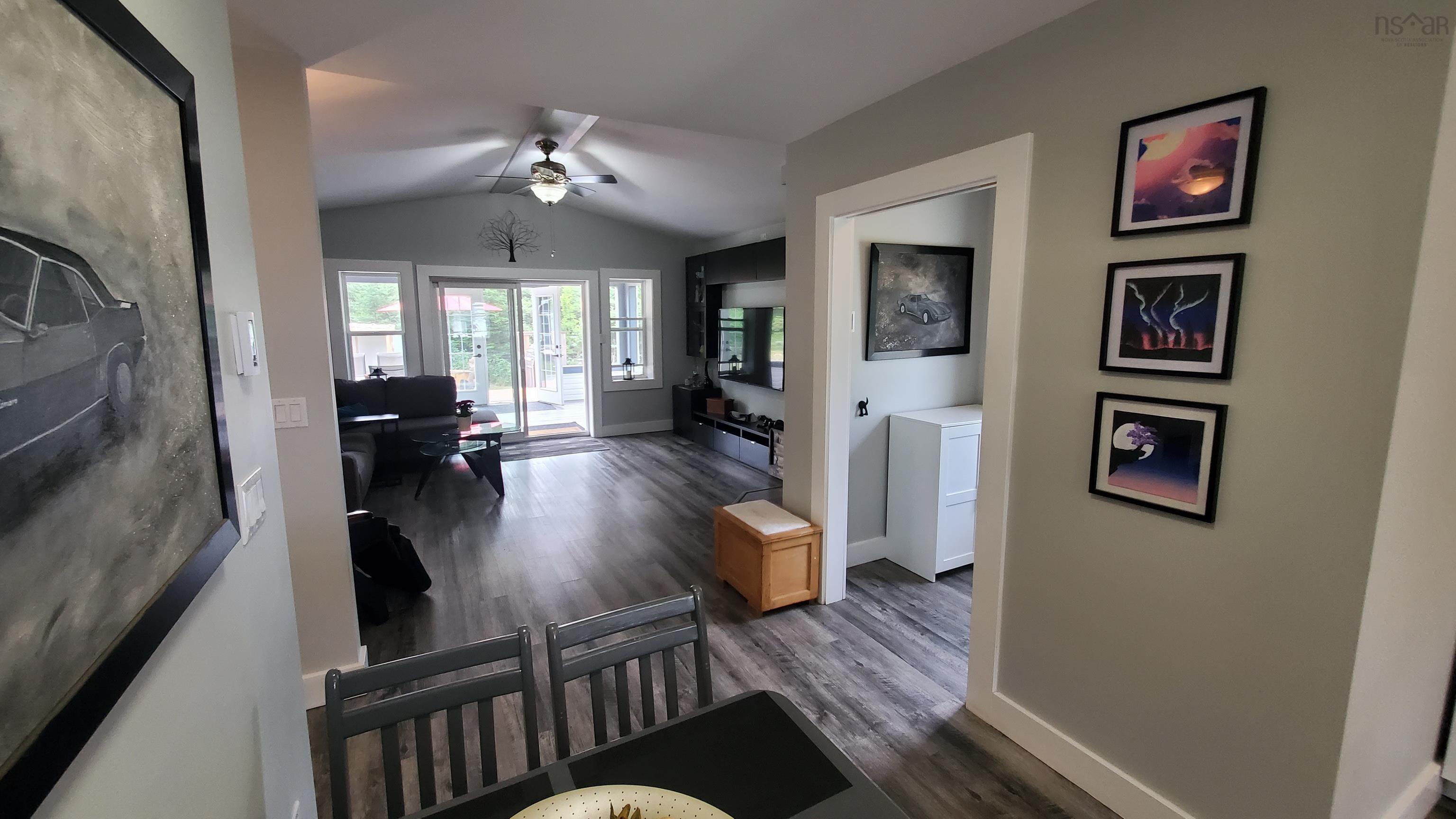 $399,900.00: 498 Fox Point Road, Fox River