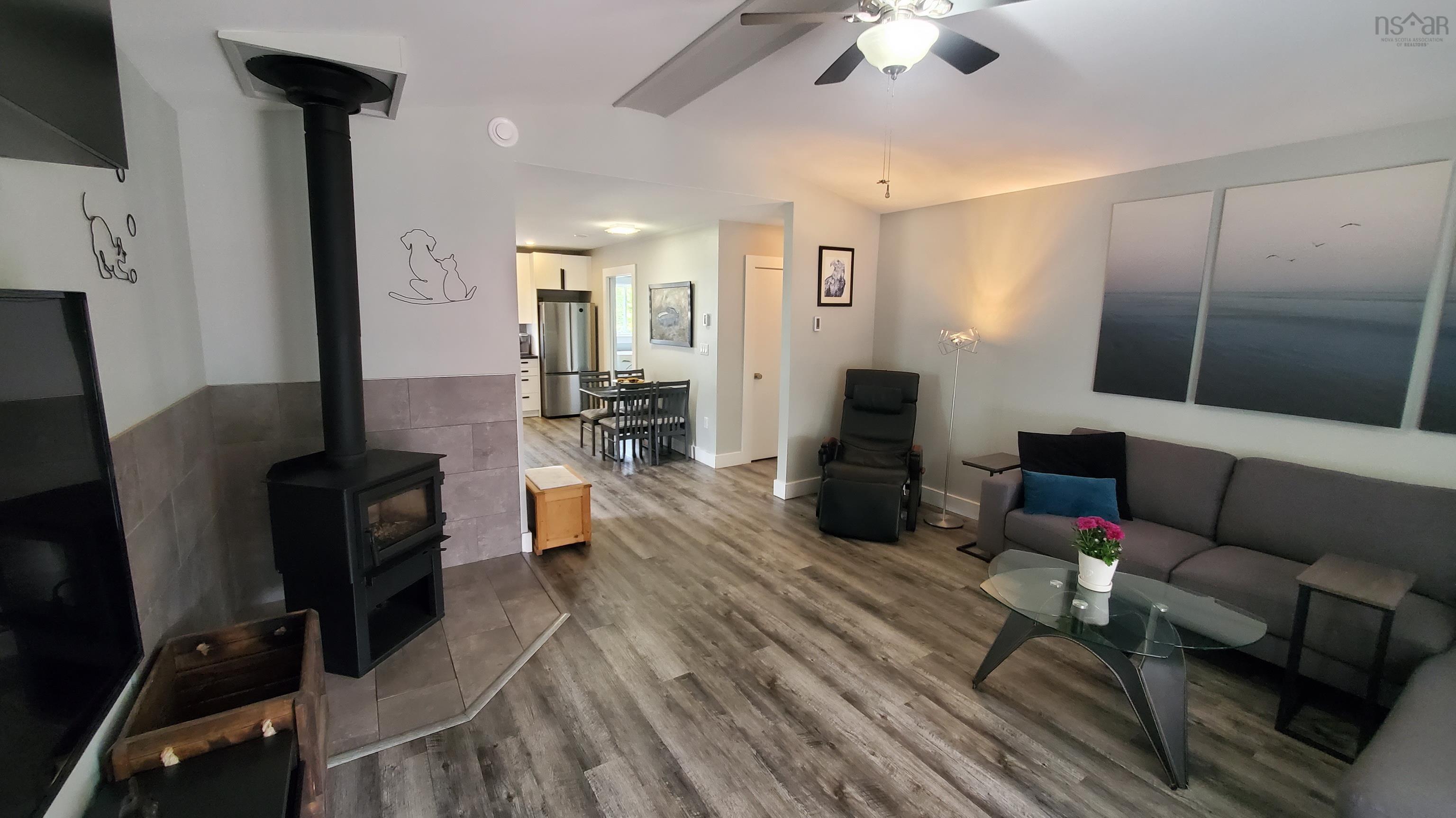 $399,900.00: 498 Fox Point Road, Fox River