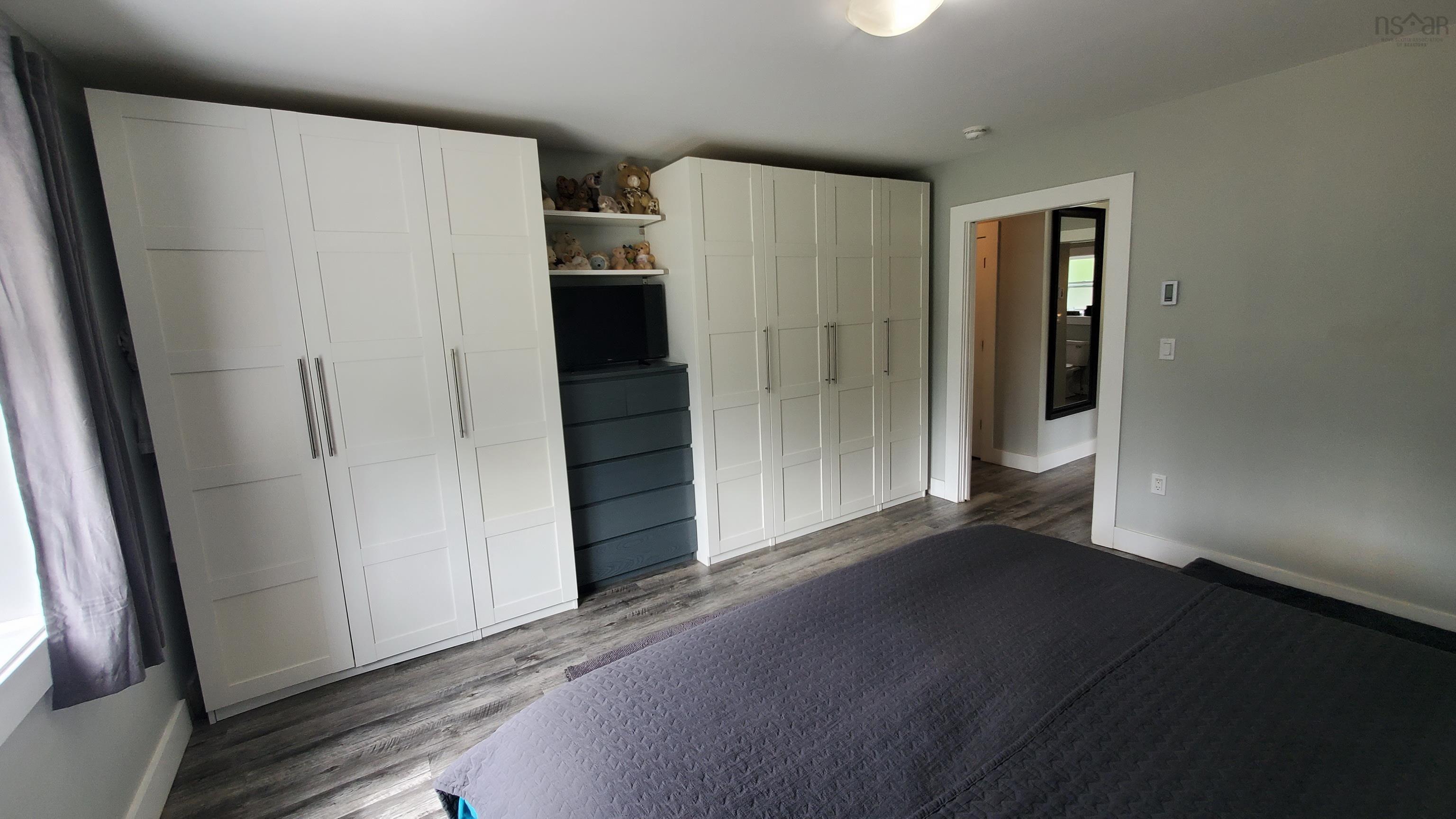 $399,900.00: 498 Fox Point Road, Fox River