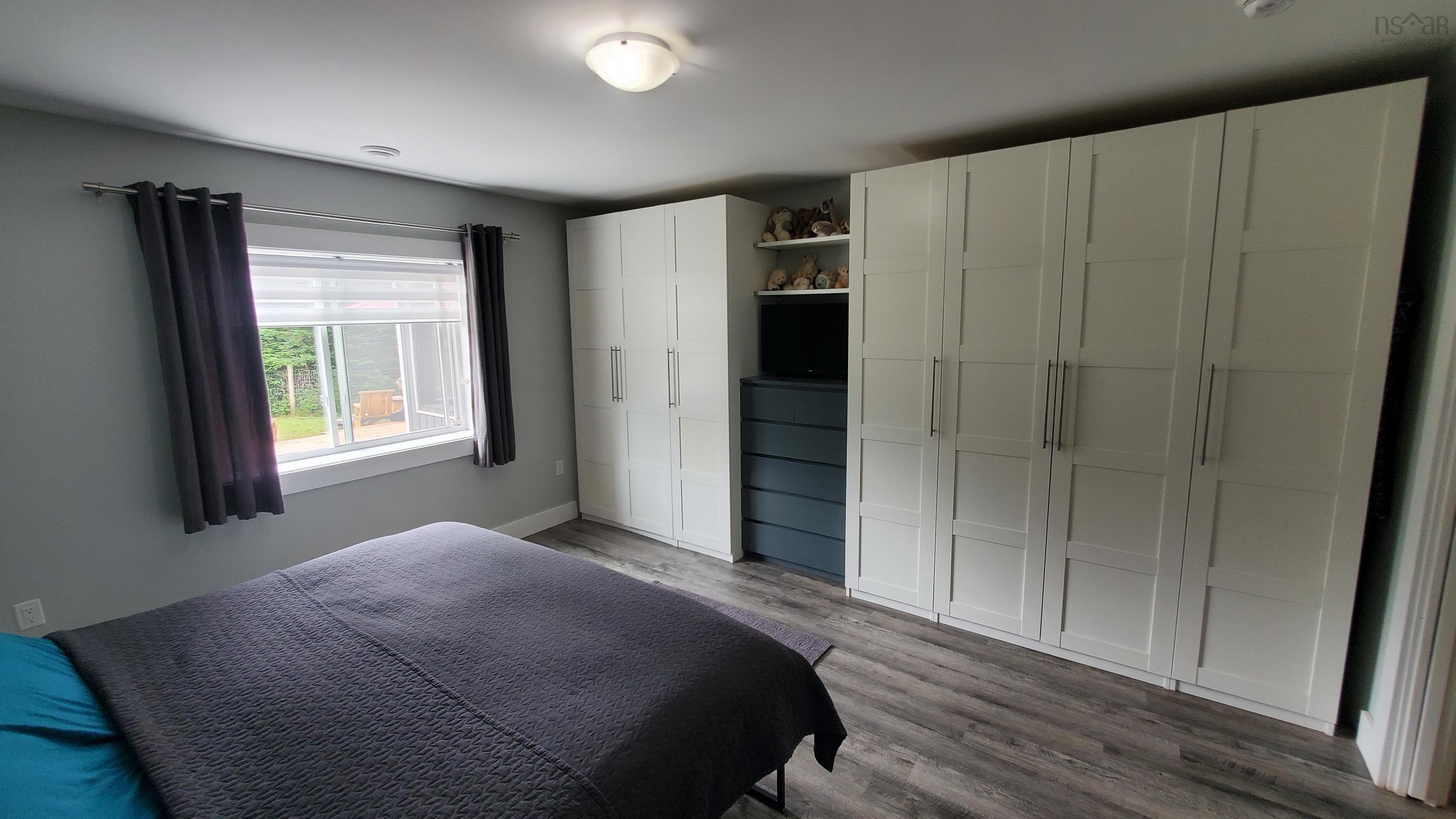 $399,900.00: 498 Fox Point Road, Fox River