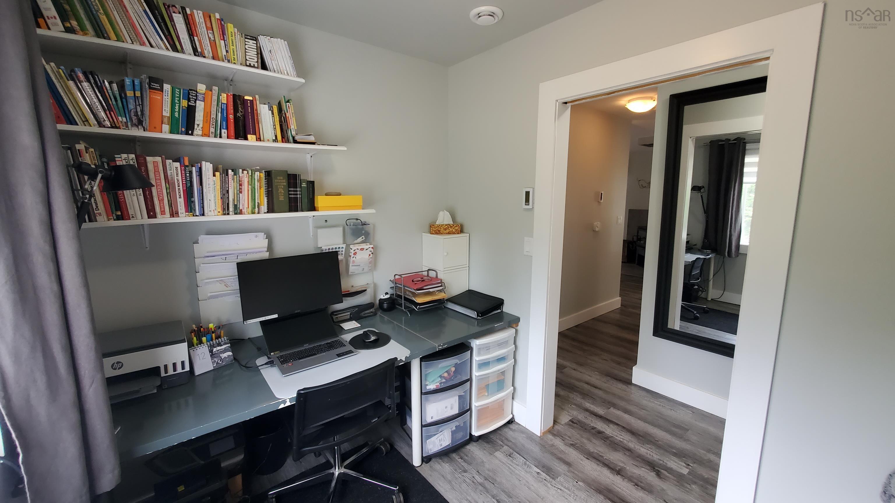 $399,900.00: 498 Fox Point Road, Fox River