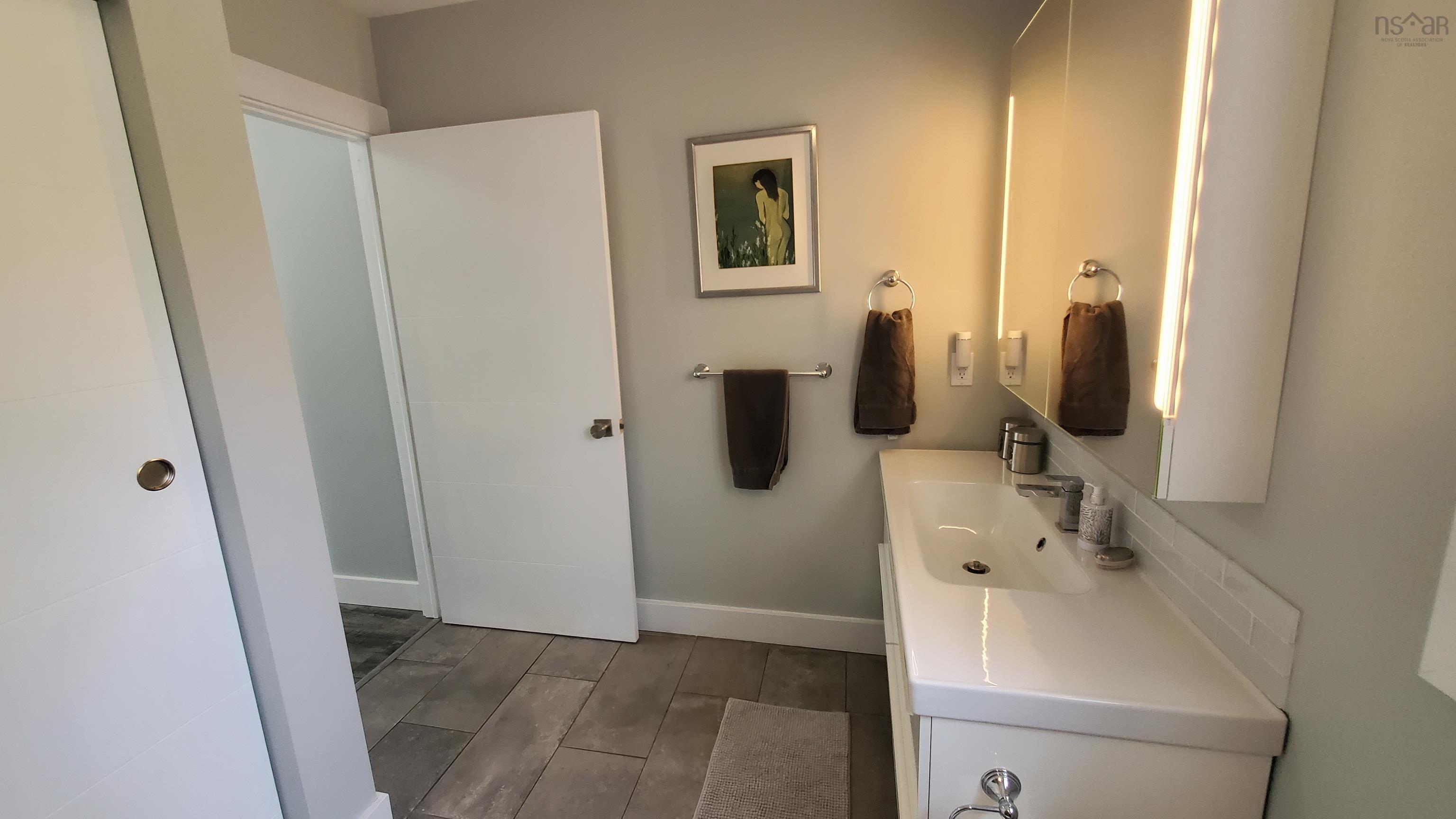 $399,900.00: 498 Fox Point Road, Fox River