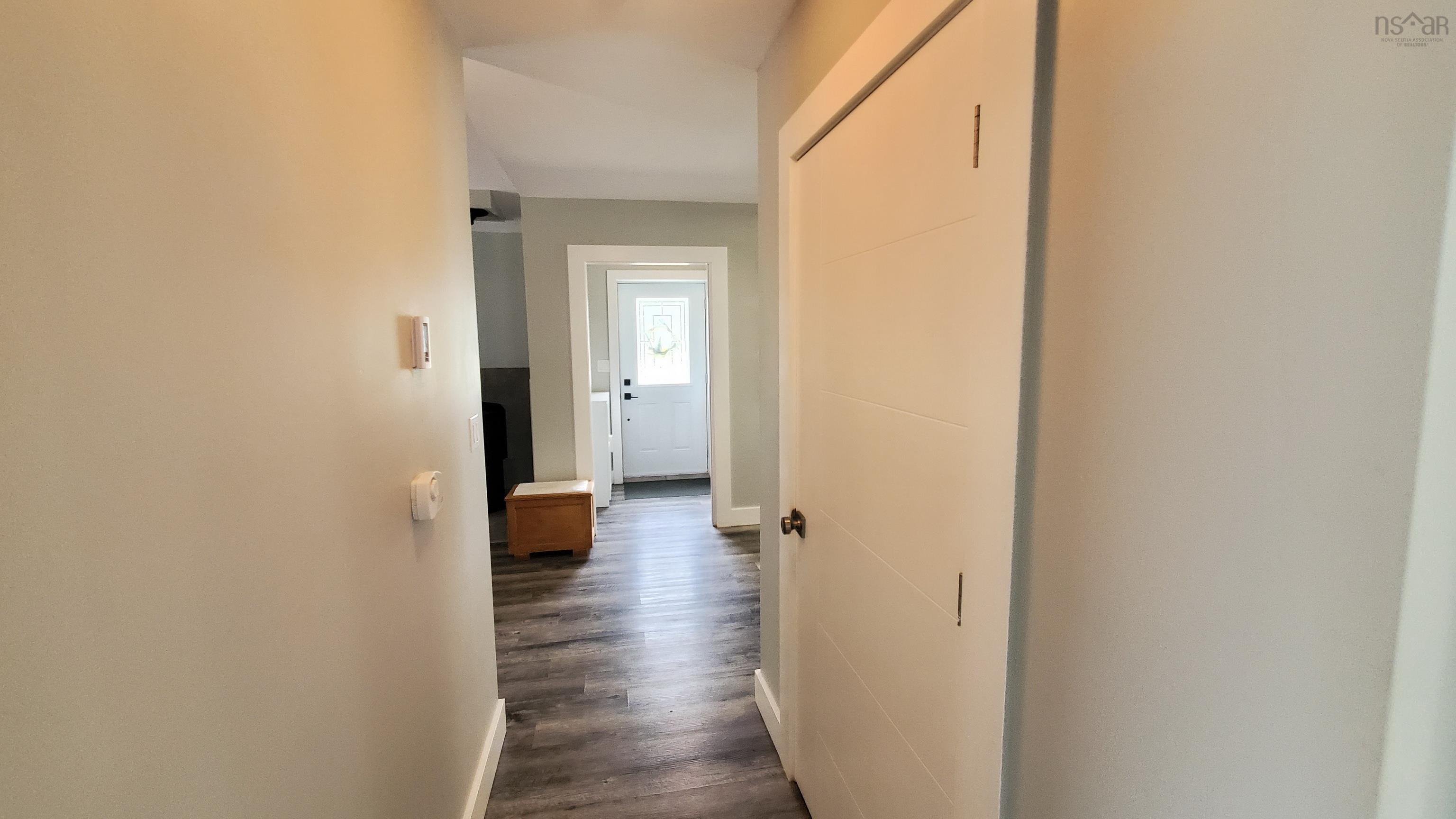 $399,900.00: 498 Fox Point Road, Fox River