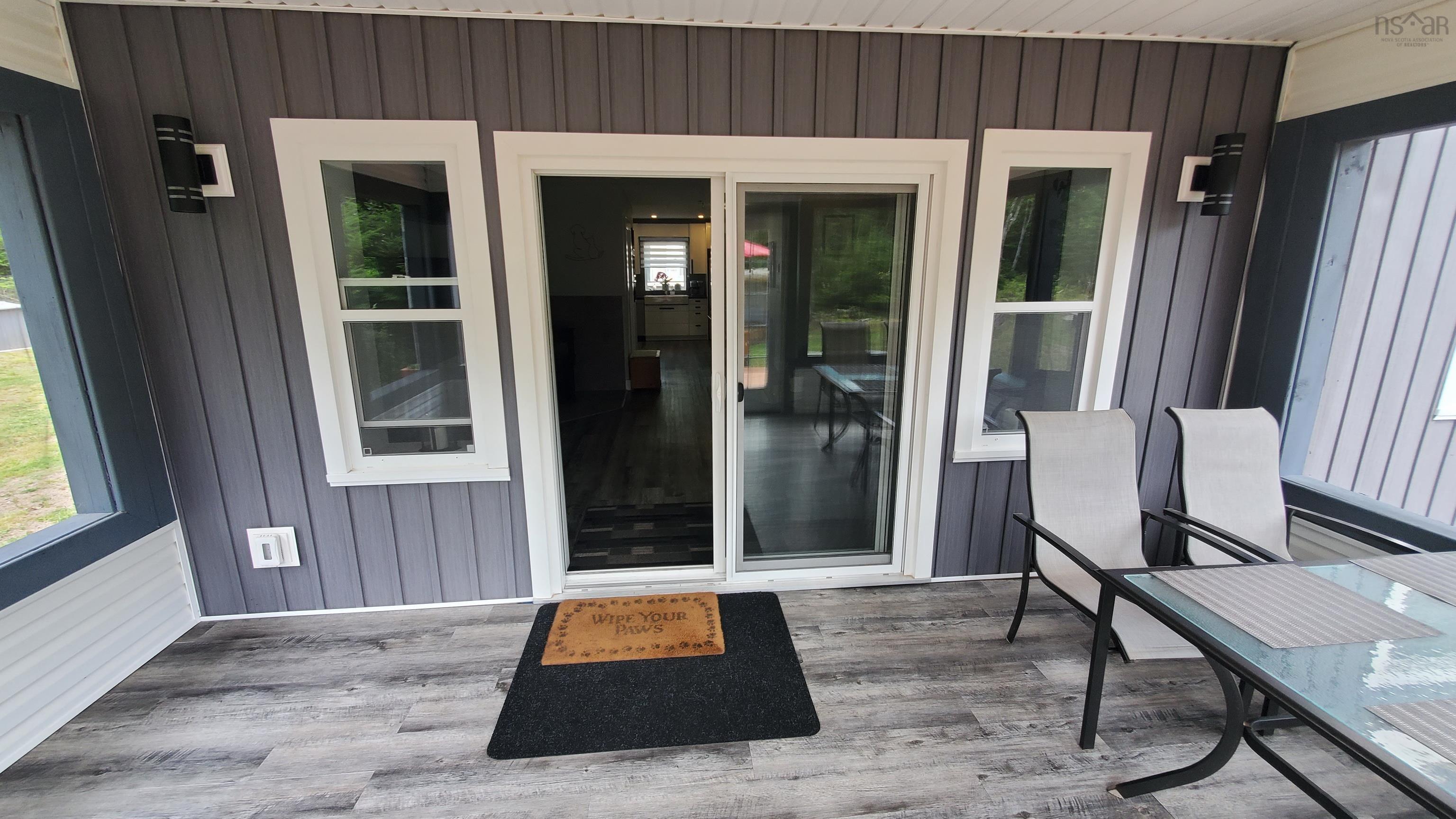 $399,900.00: 498 Fox Point Road, Fox River