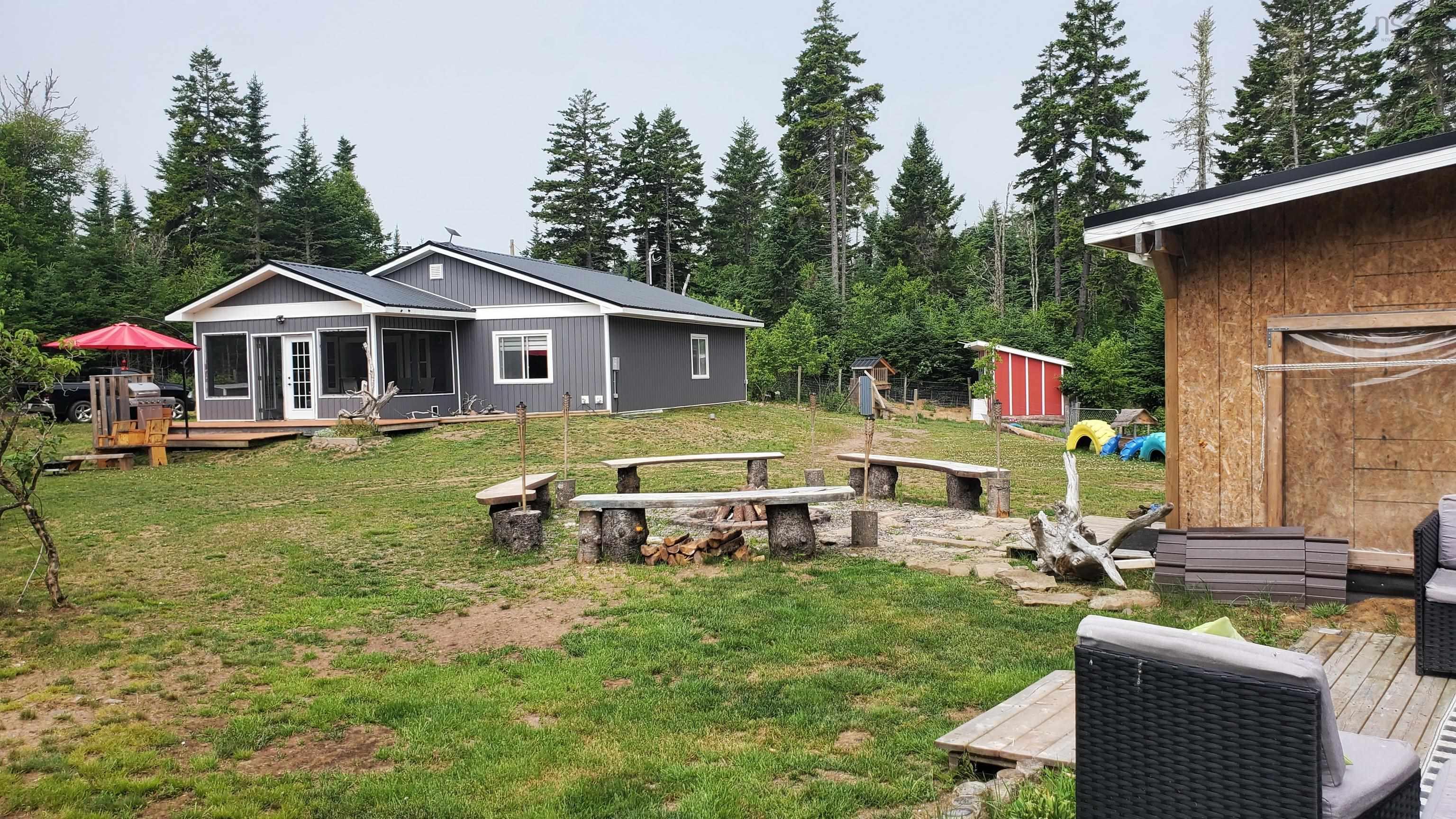 $399,900.00: 498 Fox Point Road, Fox River