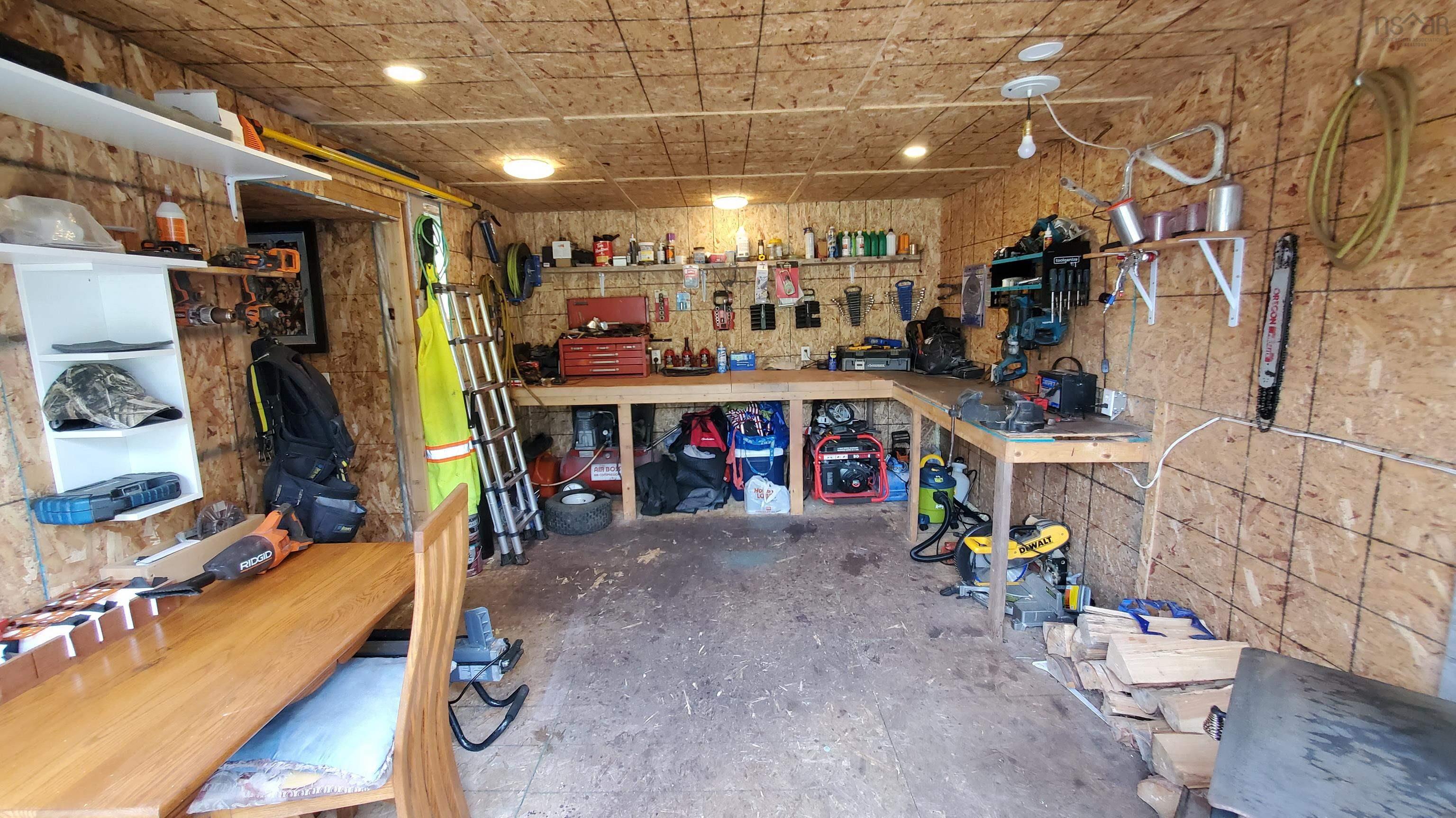 $399,900.00: 498 Fox Point Road, Fox River