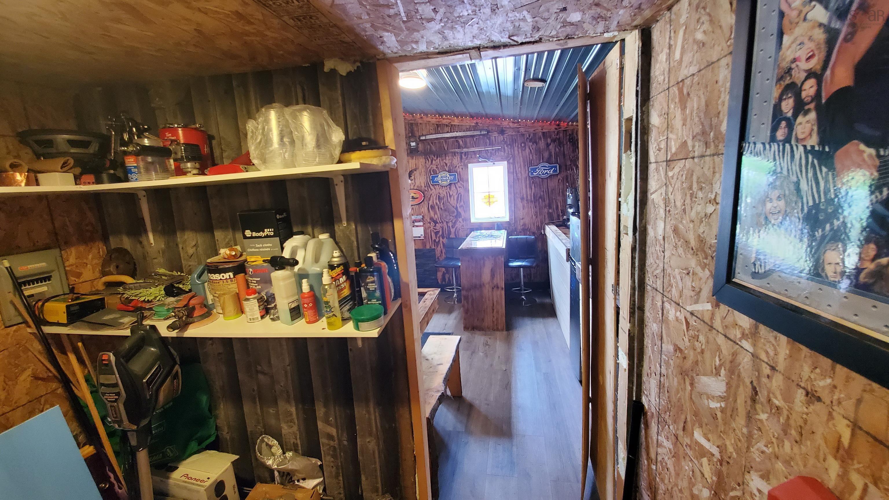 $399,900.00: 498 Fox Point Road, Fox River