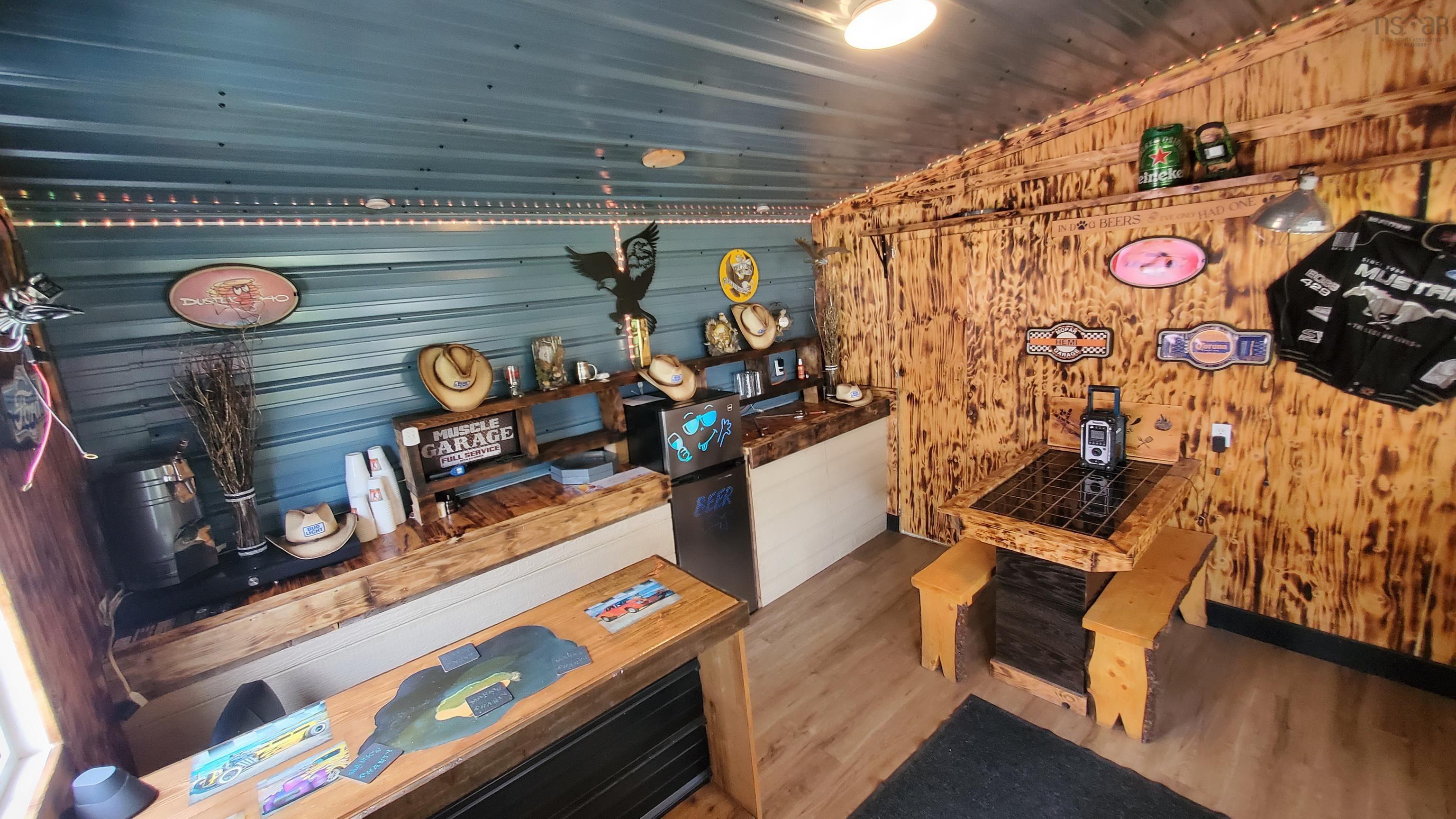 $399,900.00: 498 Fox Point Road, Fox River