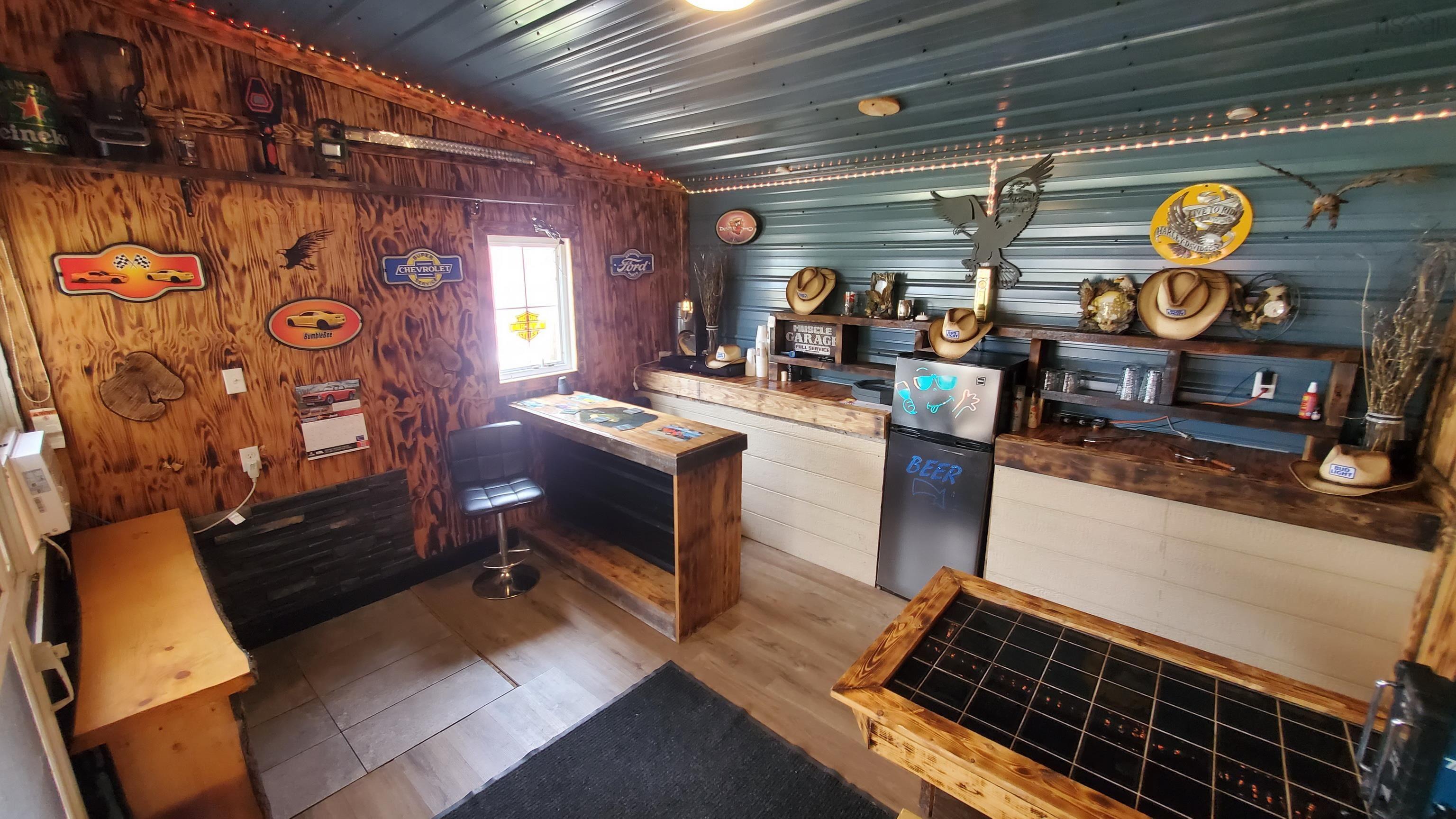 $399,900.00: 498 Fox Point Road, Fox River