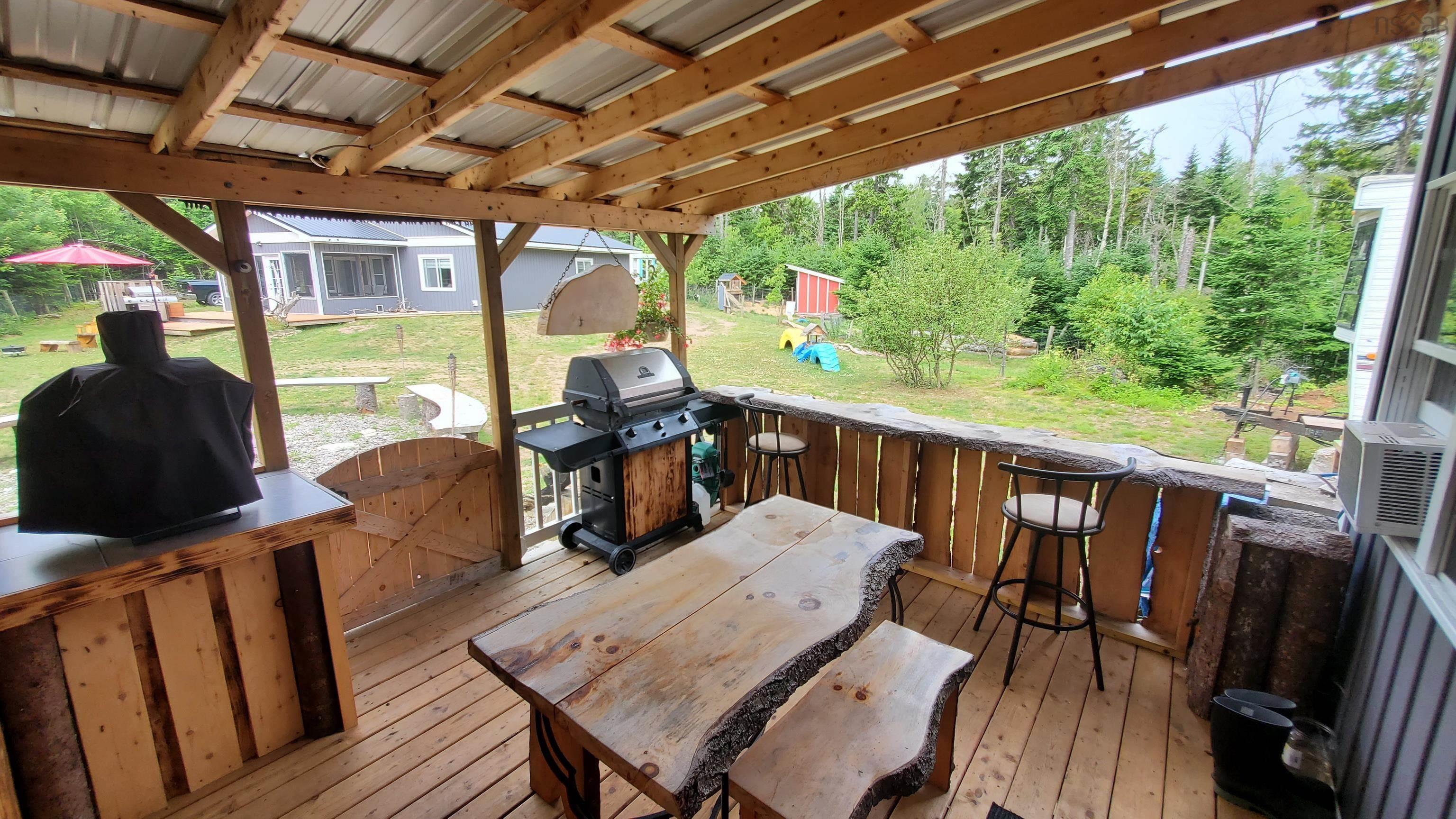 $399,900.00: 498 Fox Point Road, Fox River