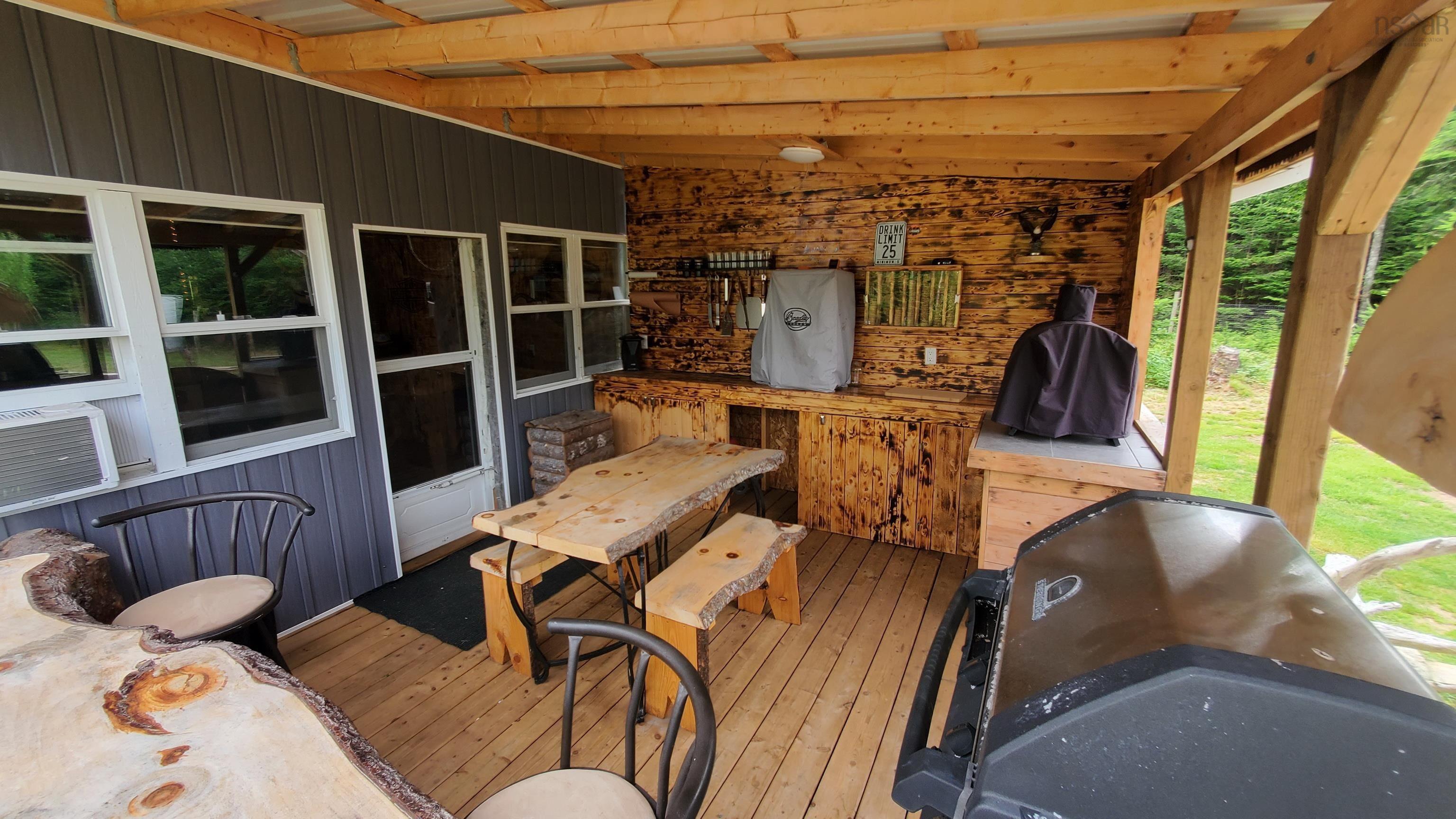 $399,900.00: 498 Fox Point Road, Fox River