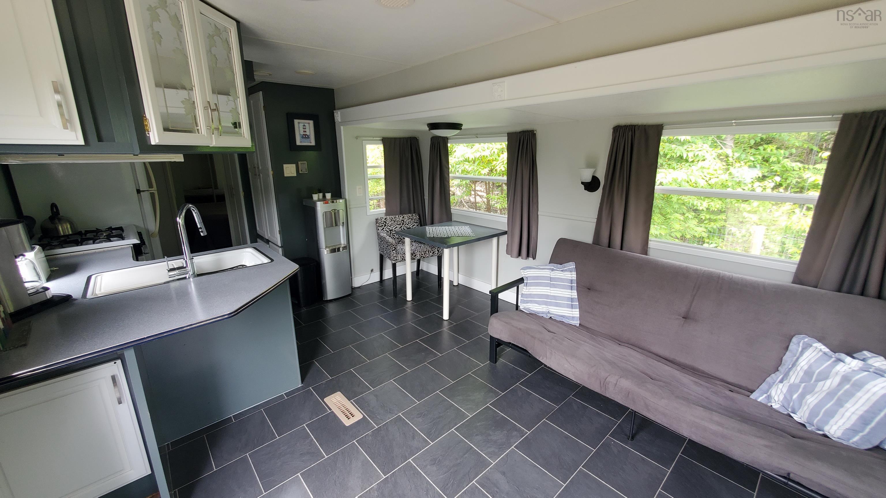 $399,900.00: 498 Fox Point Road, Fox River