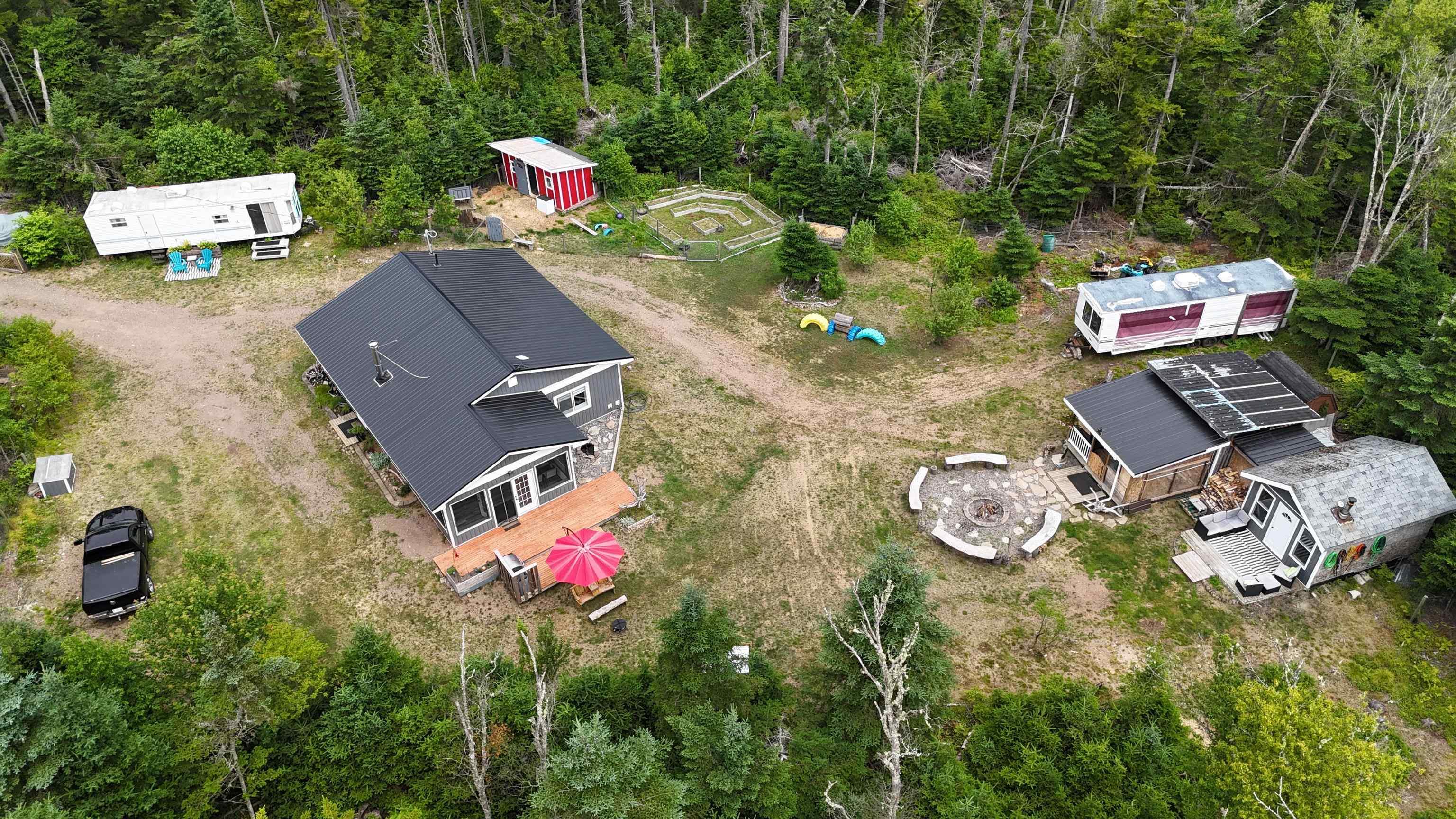 $399,900.00: 498 Fox Point Road, Fox River