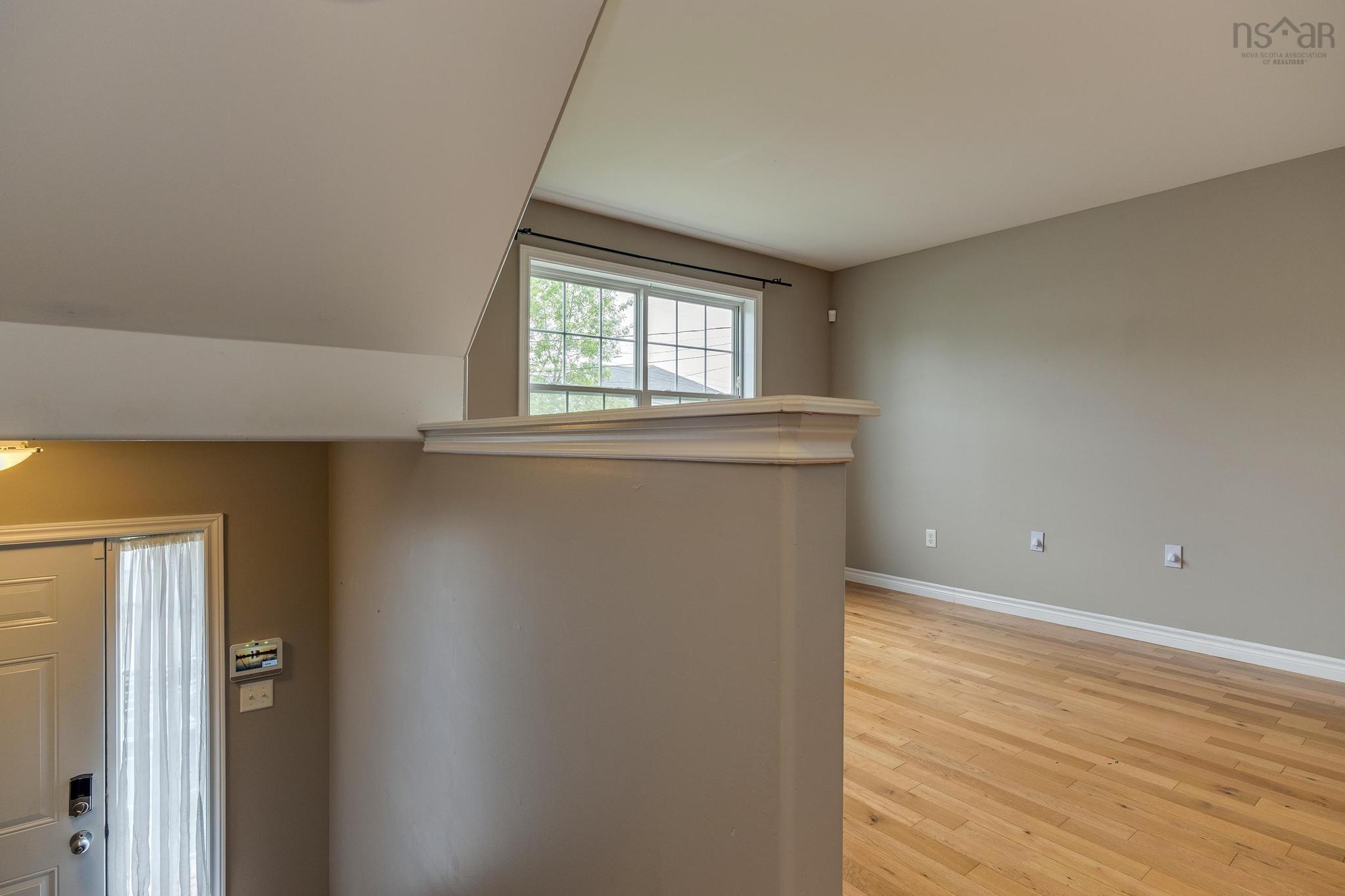 $499,900.00: 143 Governors Lake Drive, Lakeside