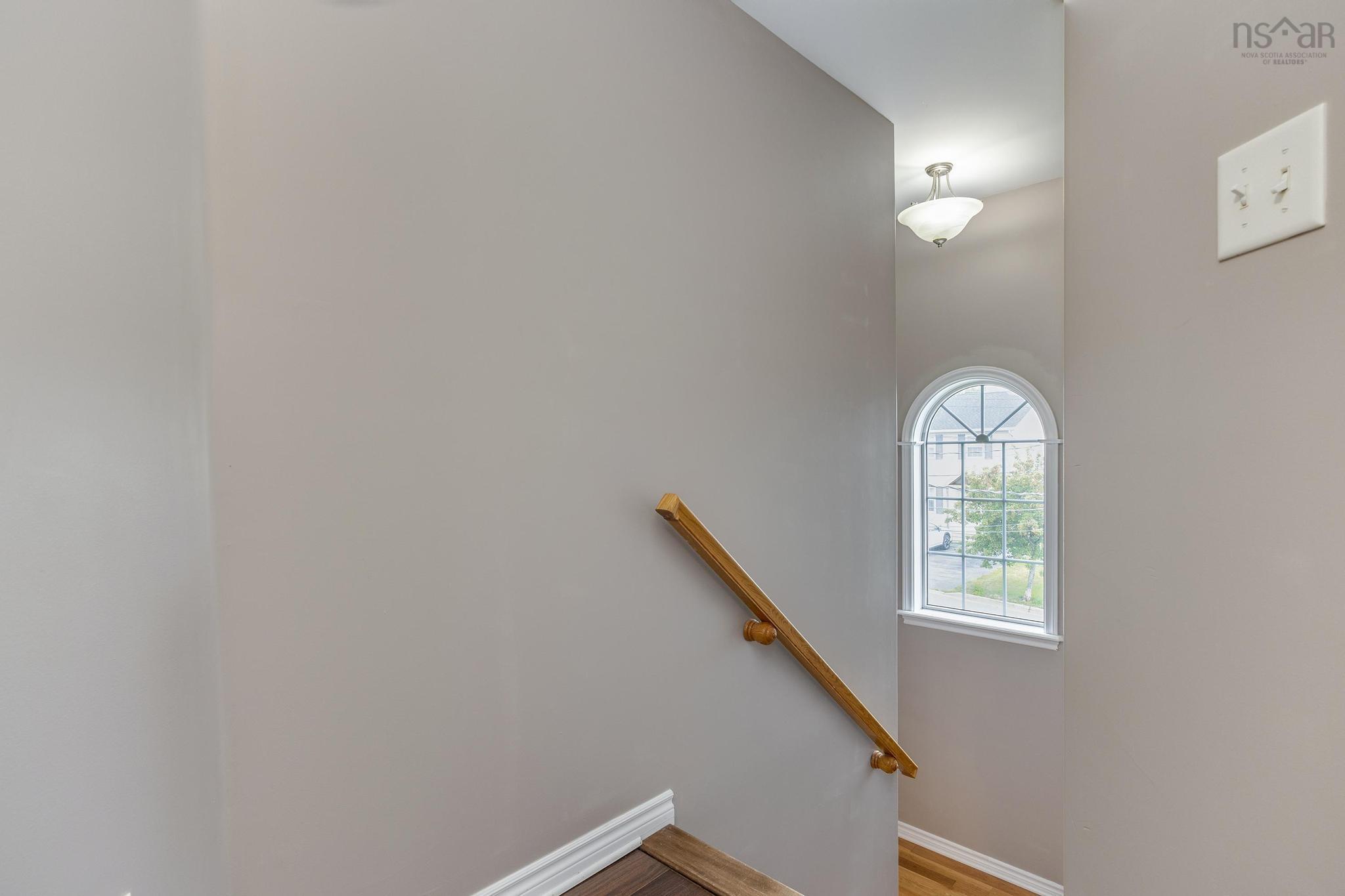 $499,900.00: 143 Governors Lake Drive, Lakeside