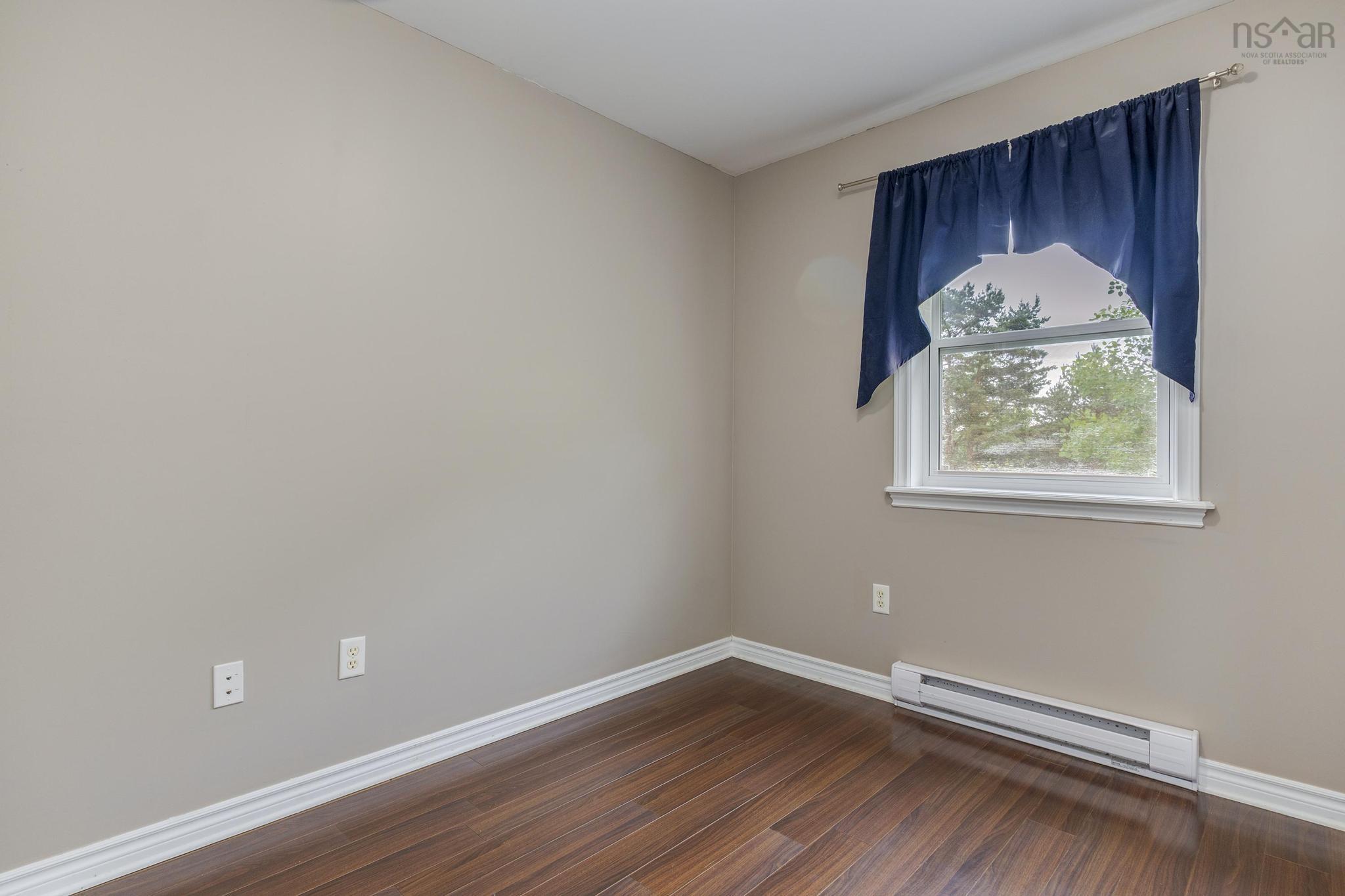 $499,900.00: 143 Governors Lake Drive, Lakeside