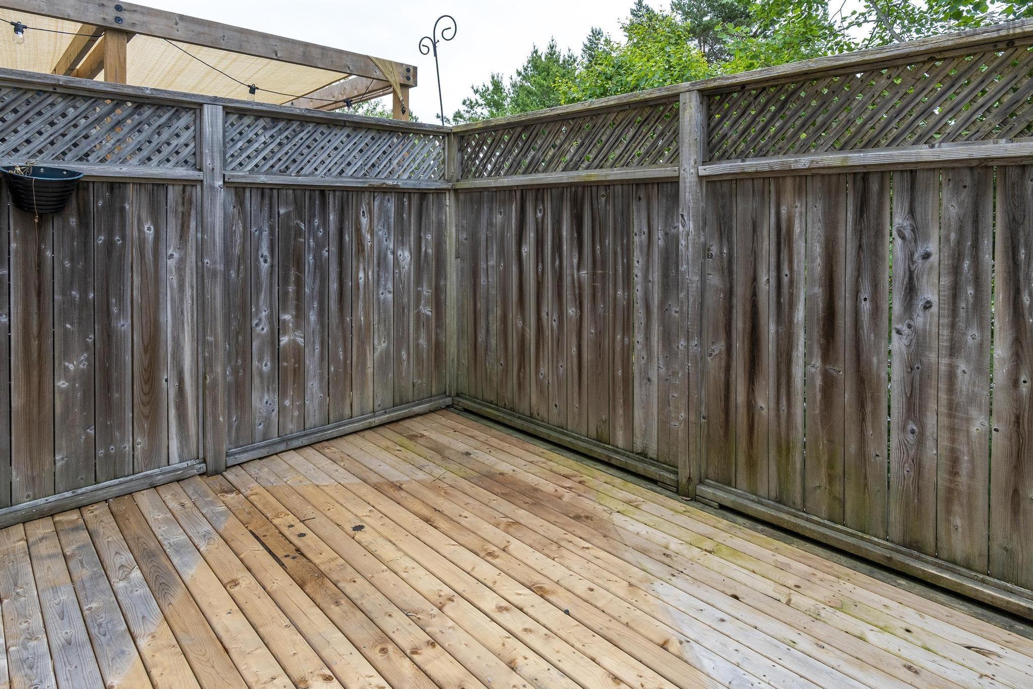 $499,900.00: 143 Governors Lake Drive, Lakeside